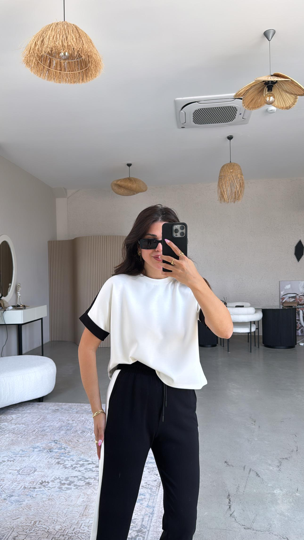 Siyah Şeritli Modal Takım