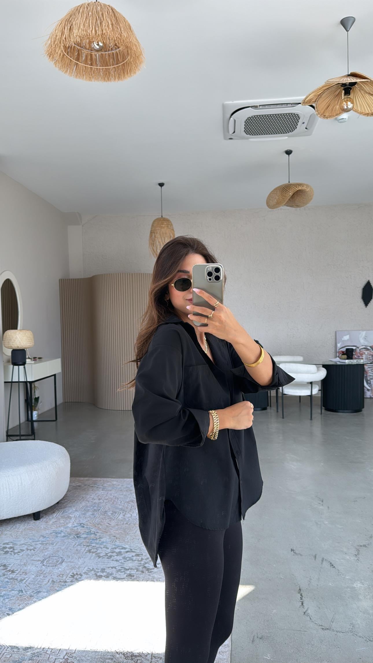 Siyah Tek Cepli Gömlek