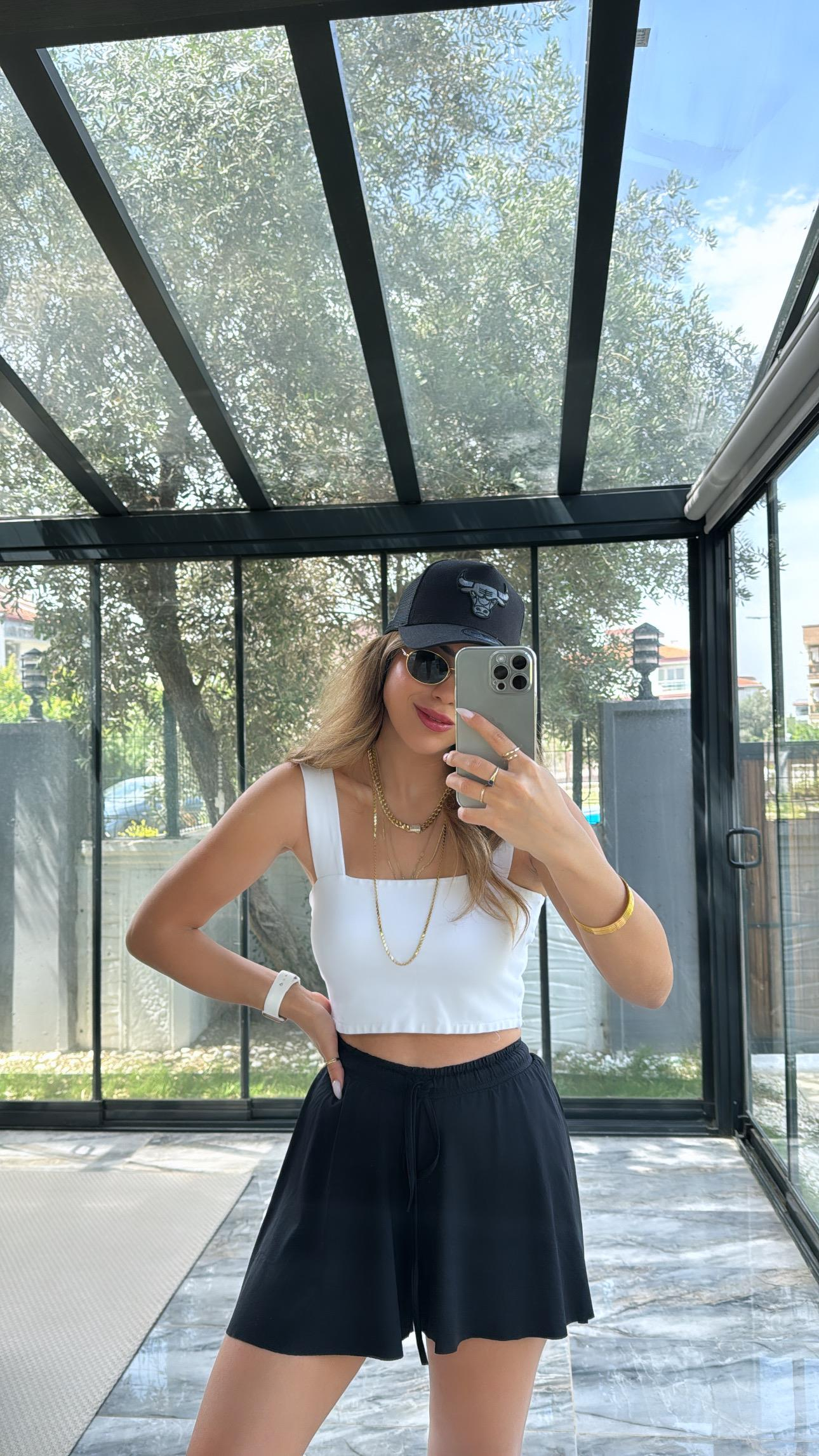 Siyah Tenis Şort
