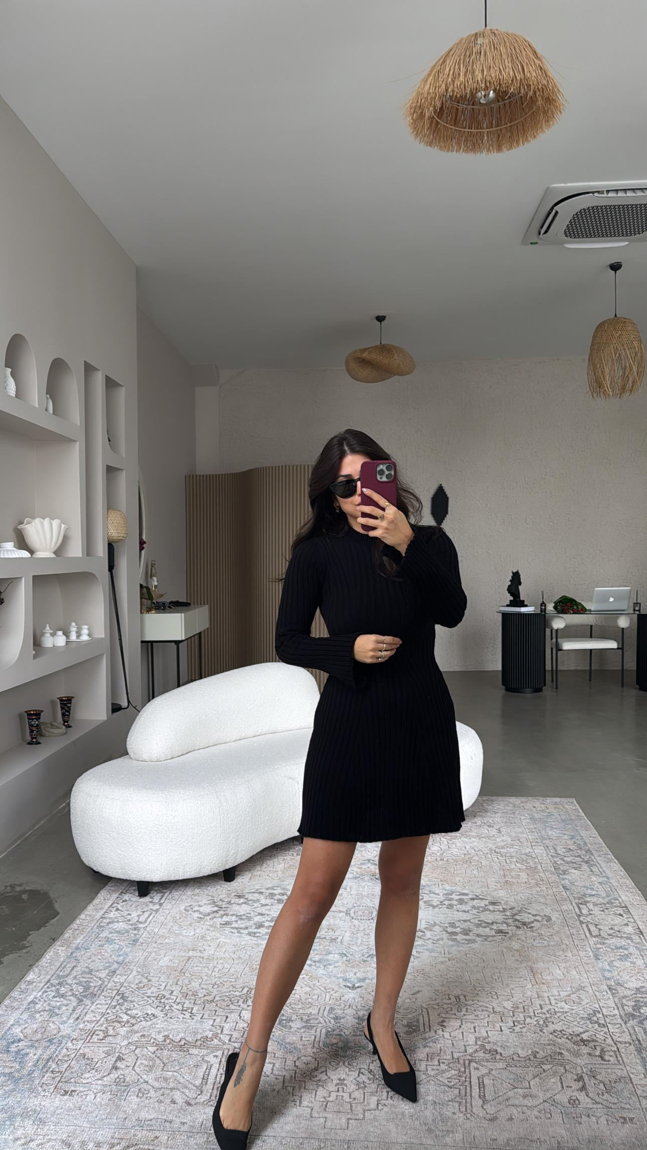 Siyah Triko Çan Elbise