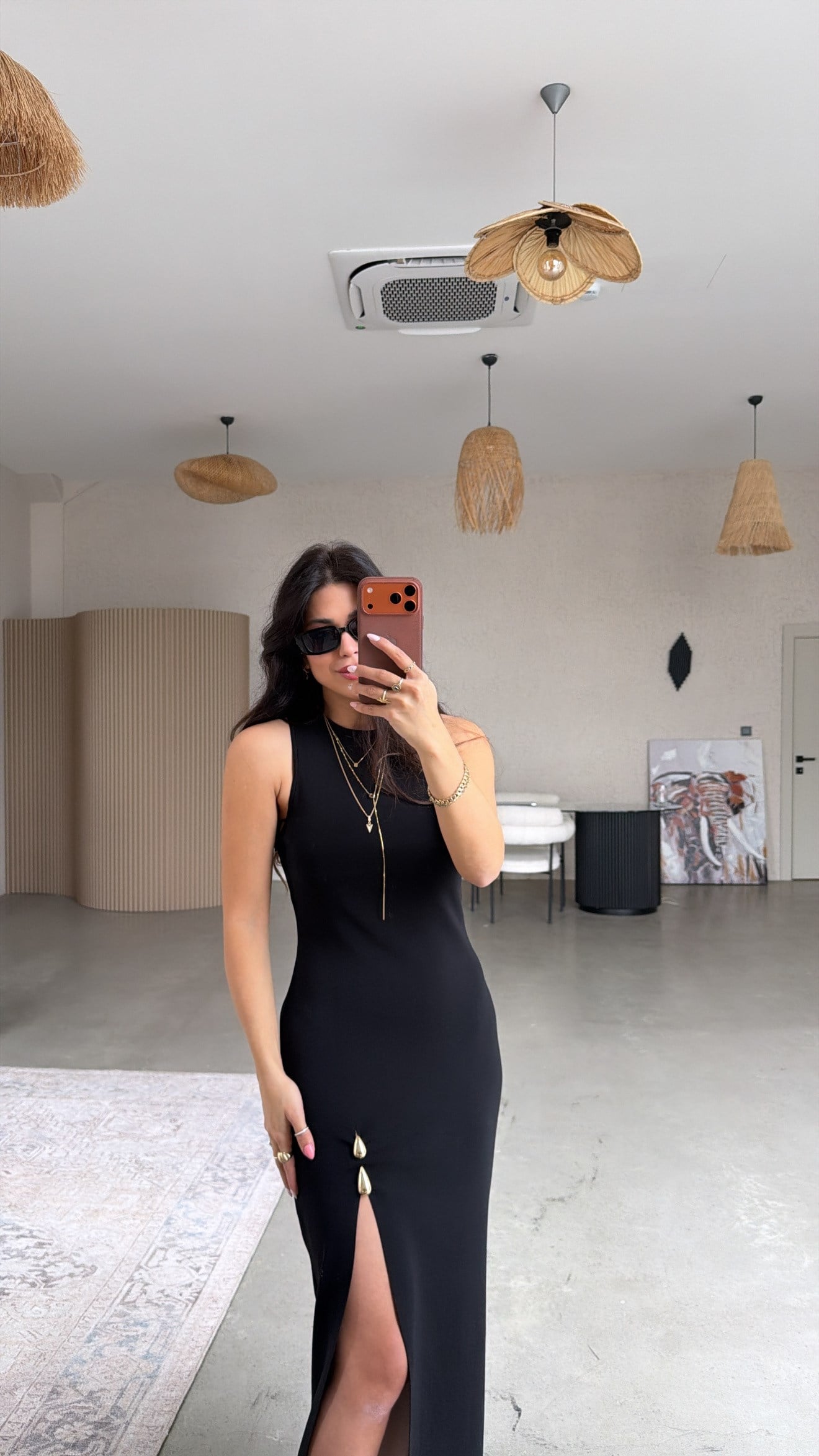 Siyah Triko Yırtmaçlı Aksesuar Detaylı Premium Elbise