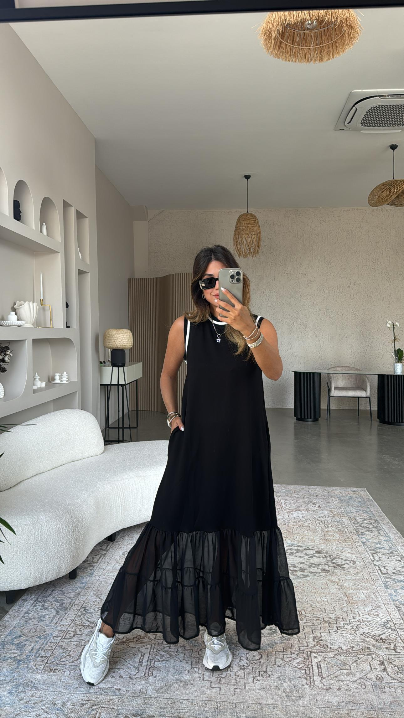Siyah Tül Detaylı Elbise