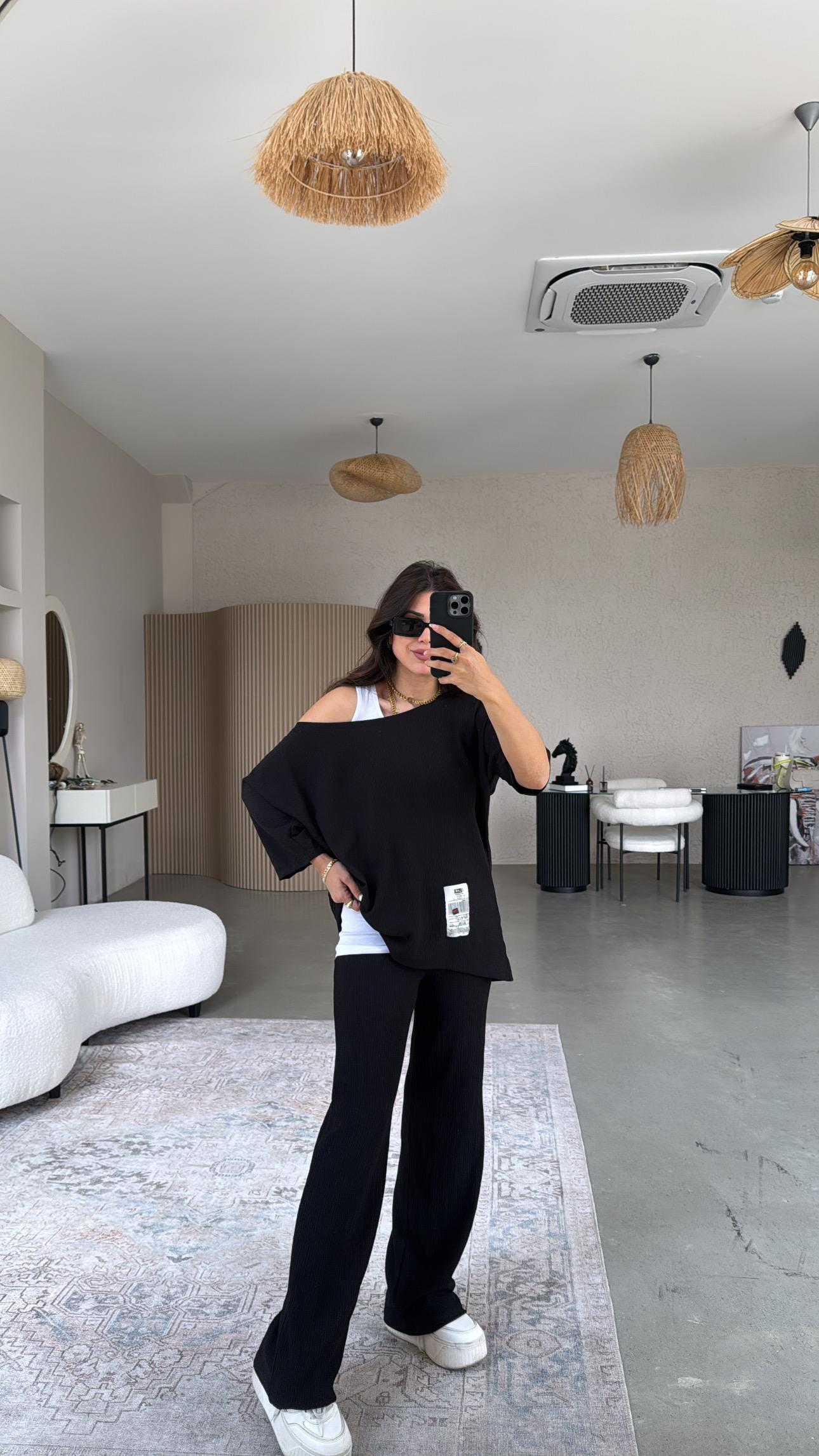 Siyah Üçlü Takım