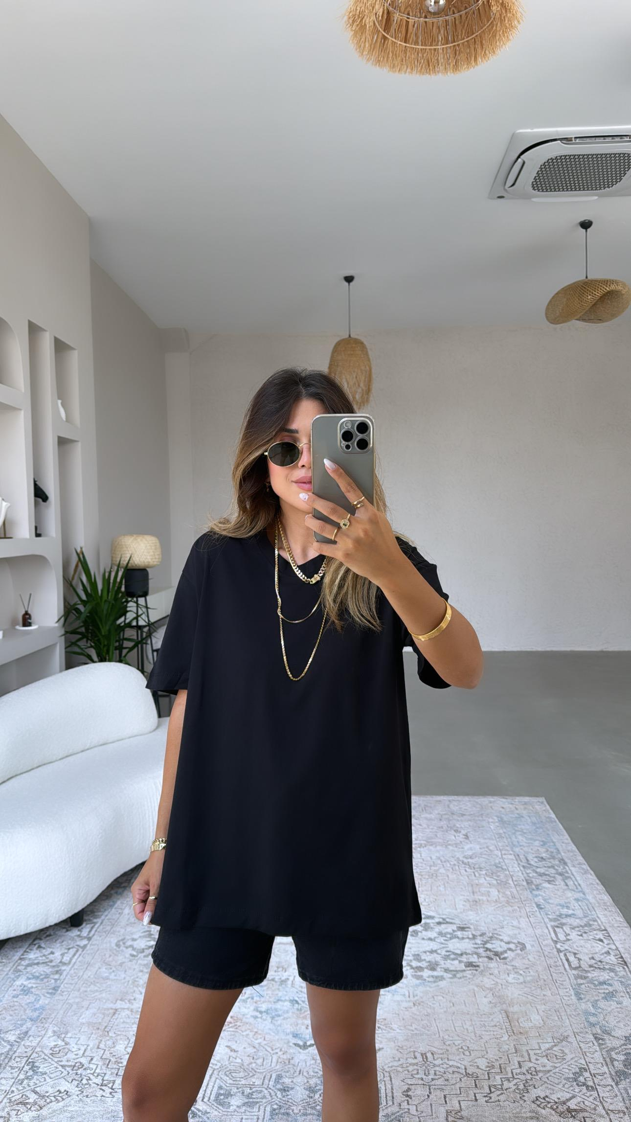 Siyah V Yaka Oversize Tshirt