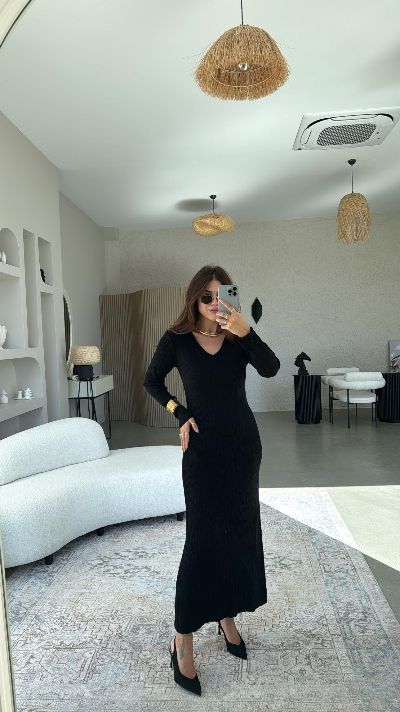 Siyah V Yaka Uzun Premium Triko Elbise