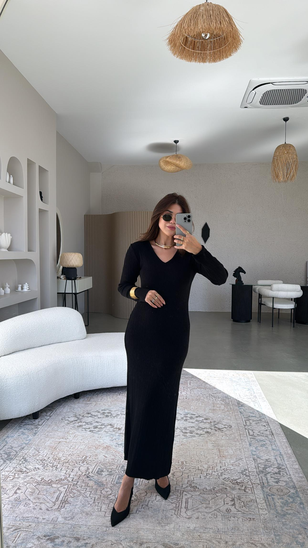 Siyah V Yaka Uzun Premium Triko Elbise
