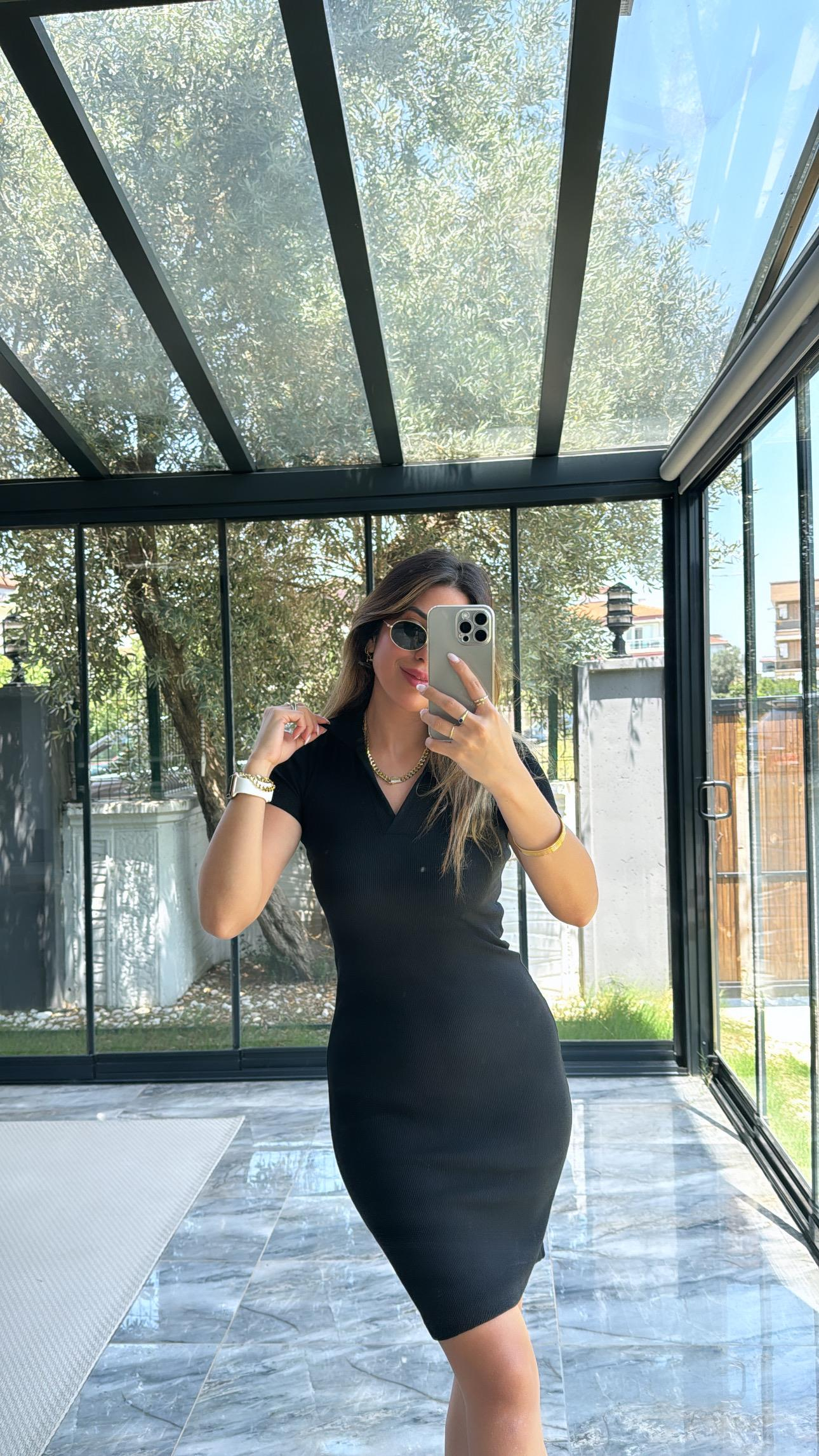Siyah Yakalı Basic Elbise