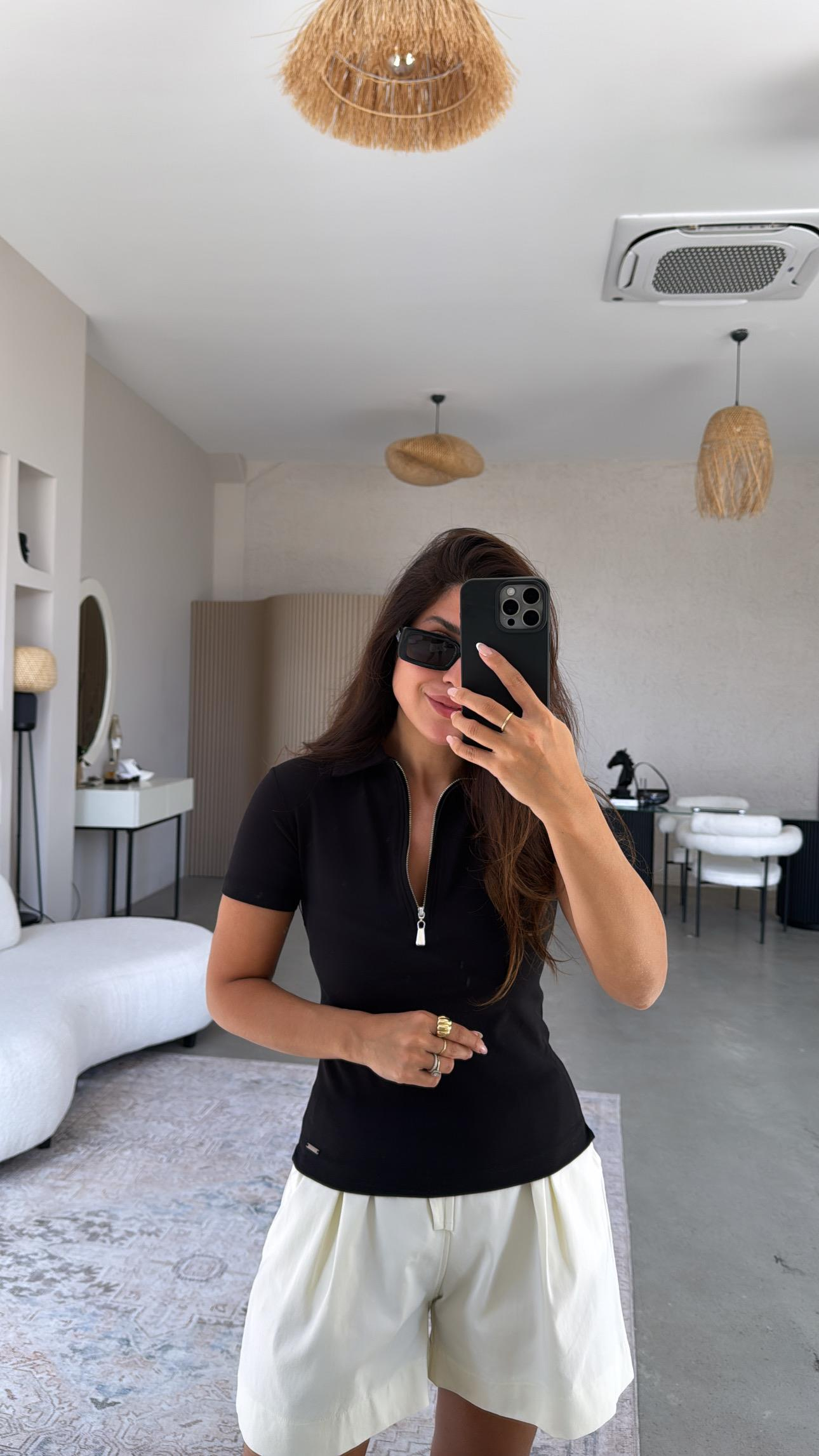 Siyah Yakalı Fermuarlı Basic Bluz