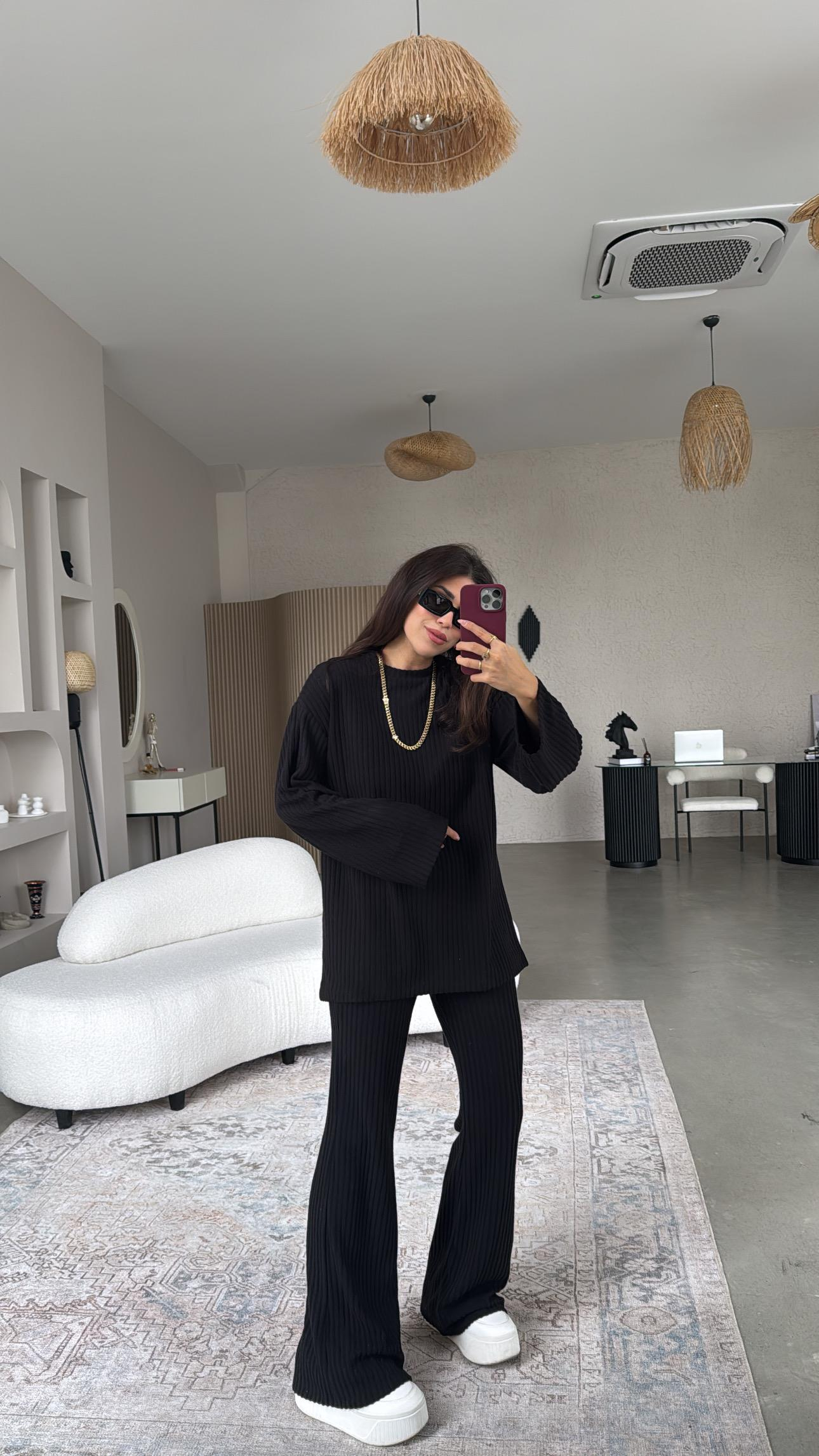 Siyah Yumoş Triko Takım