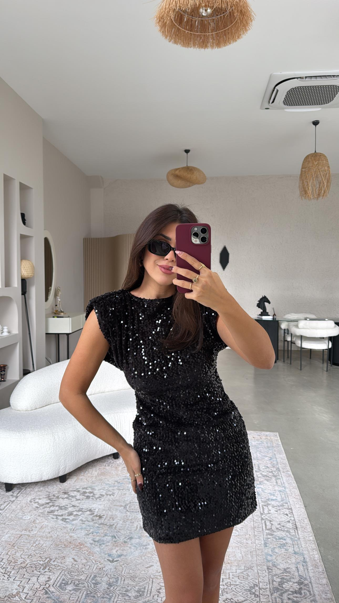 Vatkalı Sırt Dekolteli Payetli Elbise