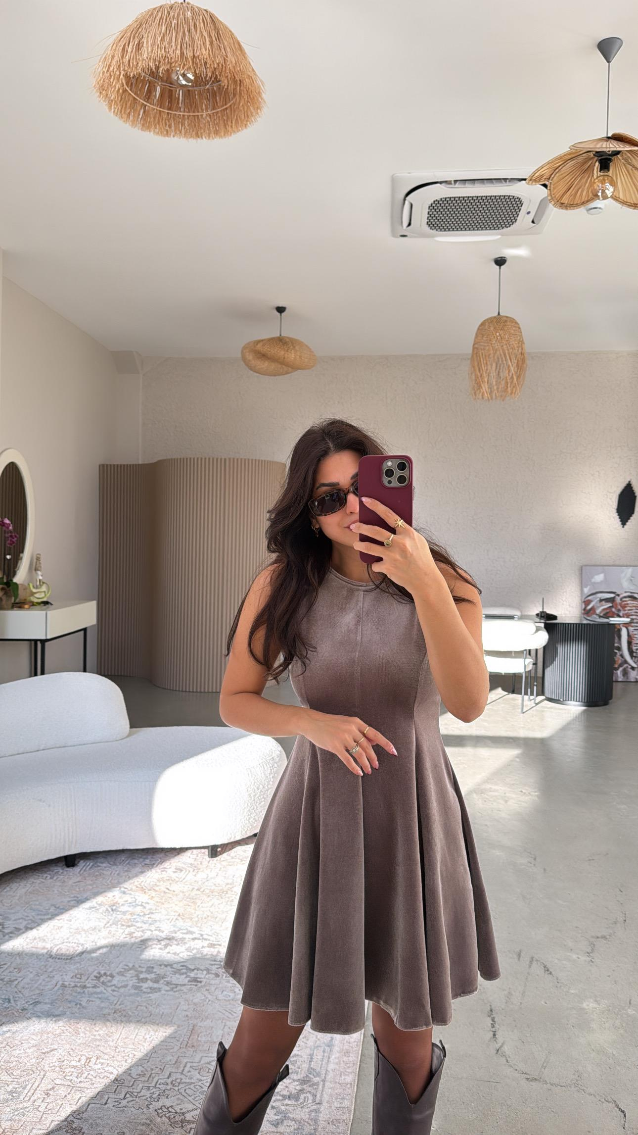 Vizon Kiloş Halter Yaka Kadife Elbise