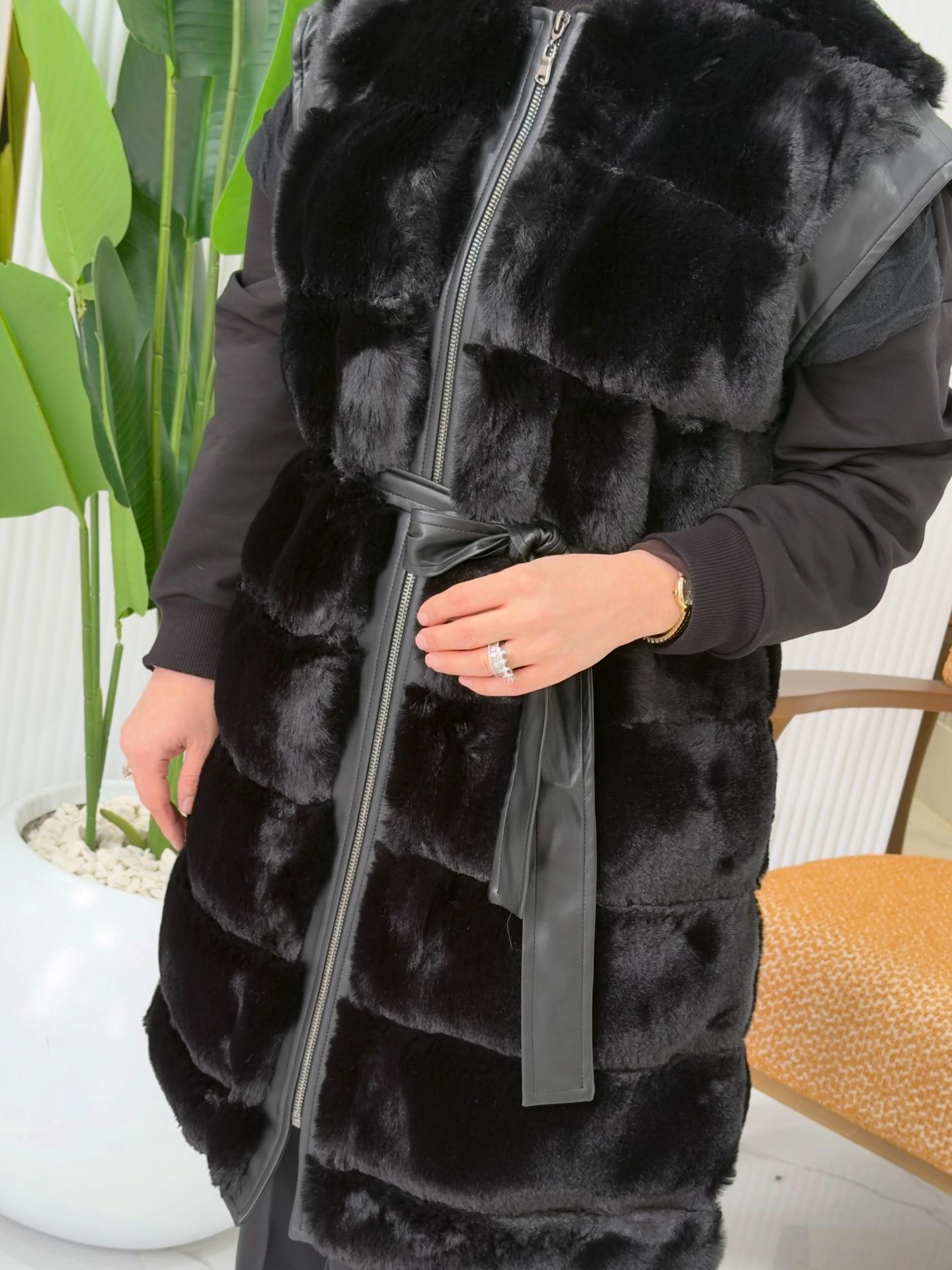 ANGORA SUNİ KÜRKLÜ   DERİ DETAYLI YELEK SİYAH - 10338 