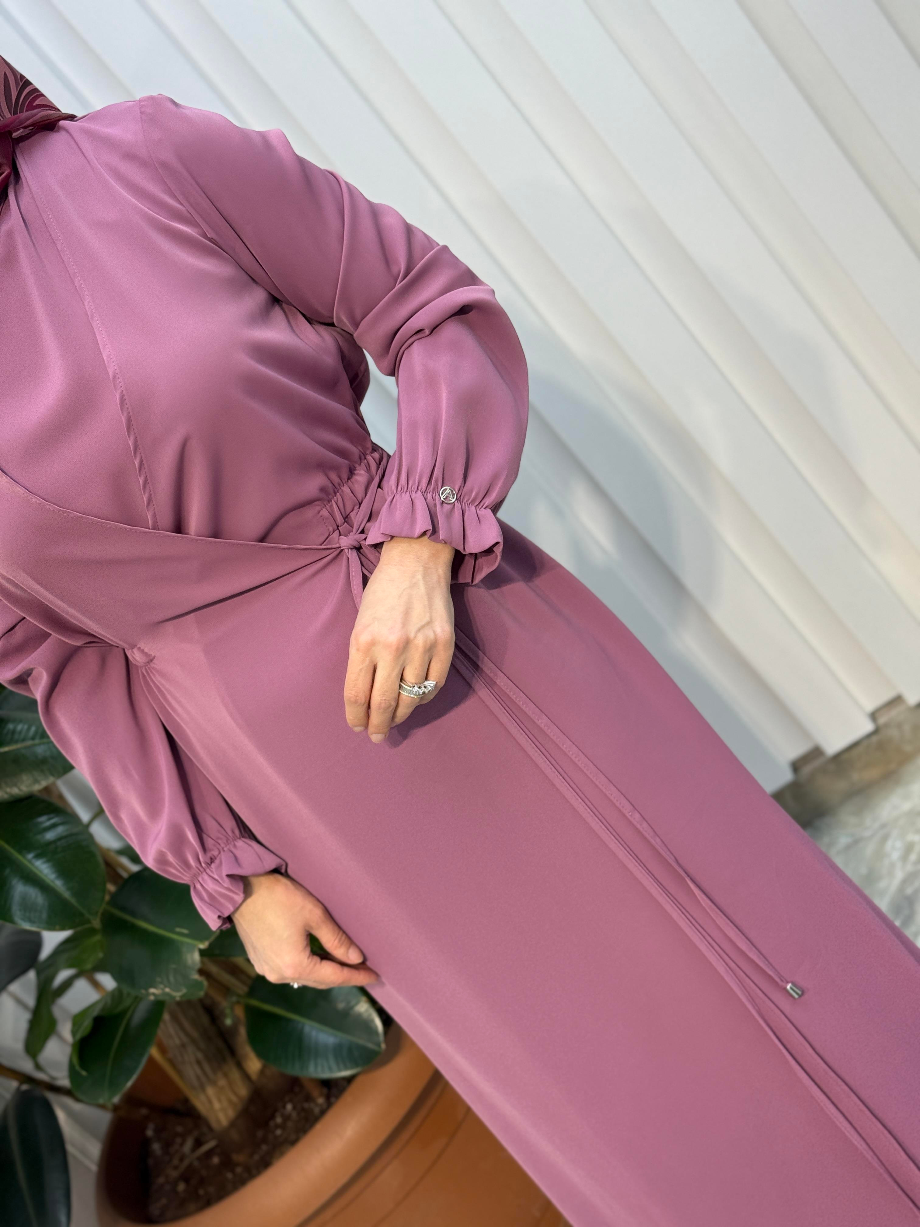 ARMİNE TREND BELİ BÜZGÜLÜ ELBİSE 25YT944