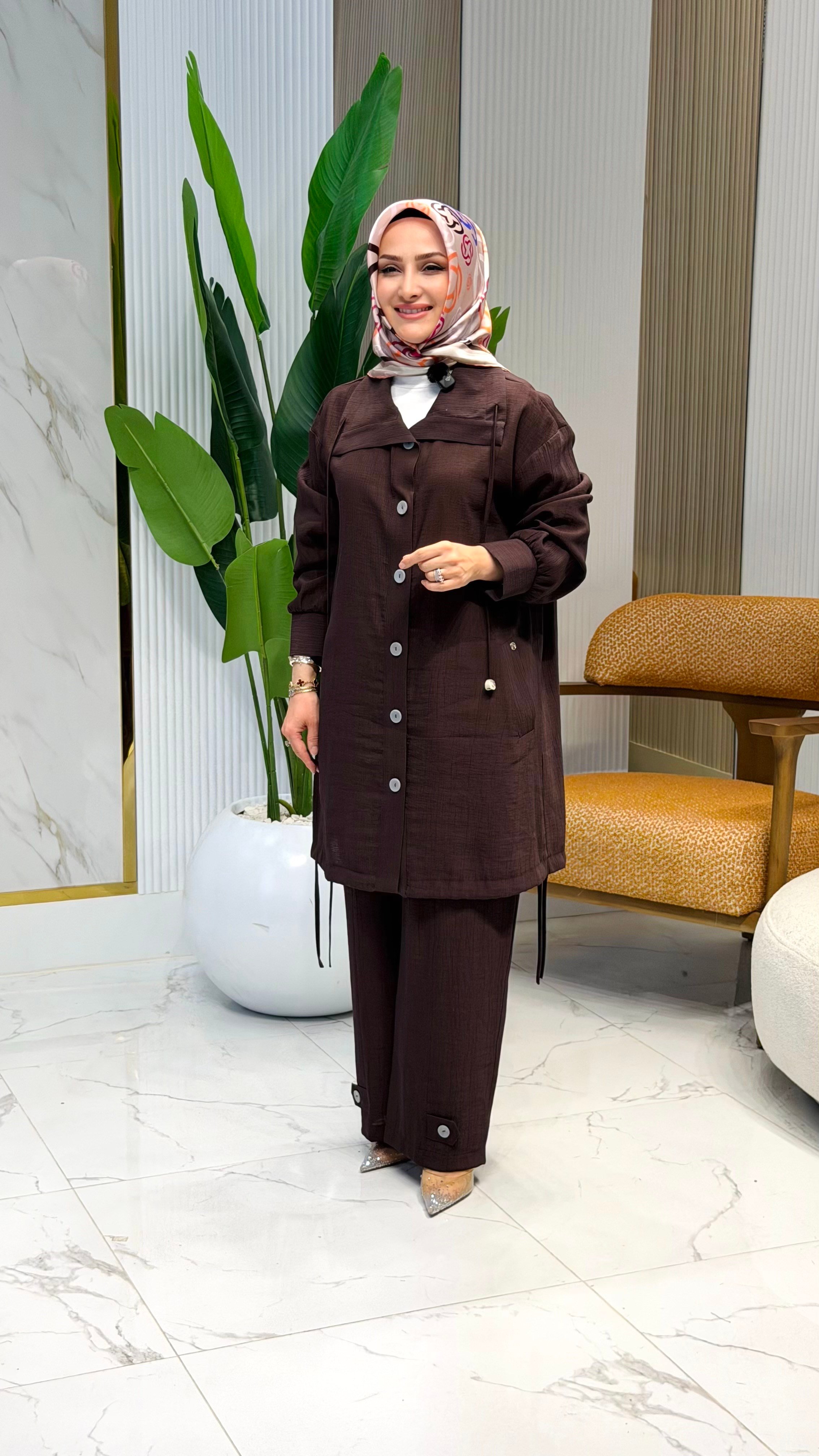 ARMİNE TREND DÜĞME DETAYLI PANTOLONLU TAKIM KAHVE -26YT658