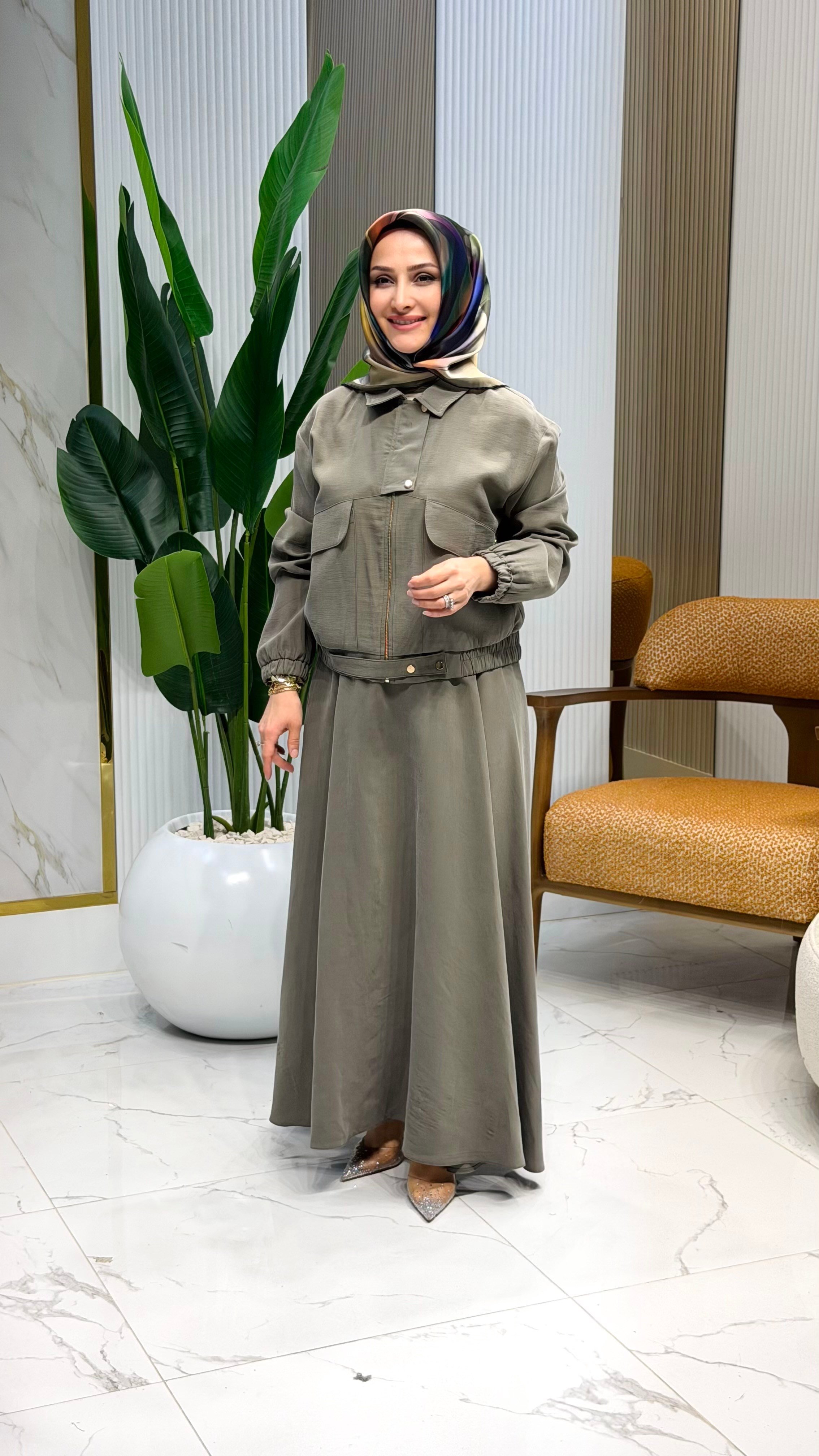ARMİNE TREND KISA CEKETLİ ETEKLİ TAKIM HAKİ- 26YT650