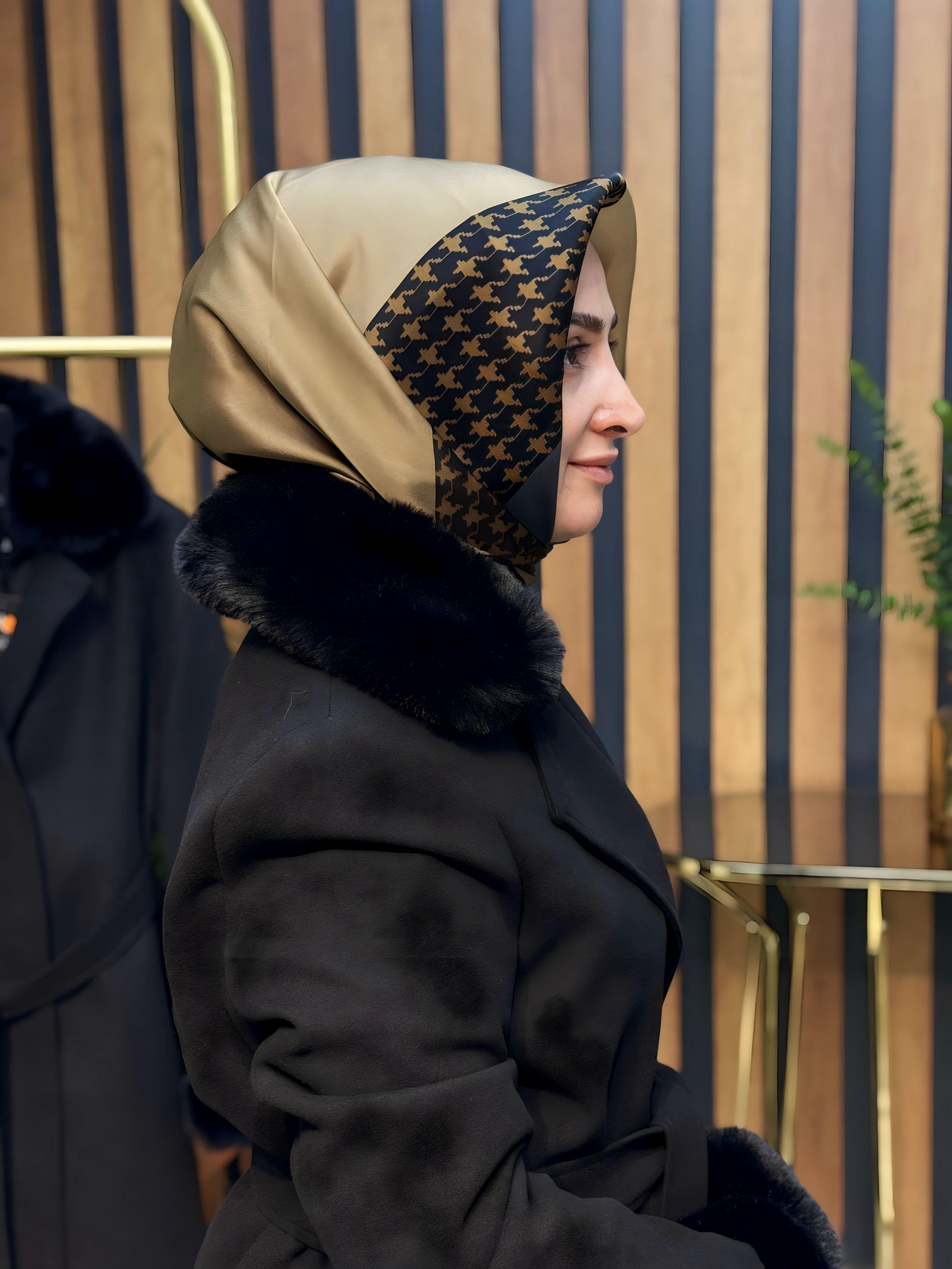 ARMİNE TREND KOL VE YAKASI KÜRKLÜ KAŞE KABAN-23KT804