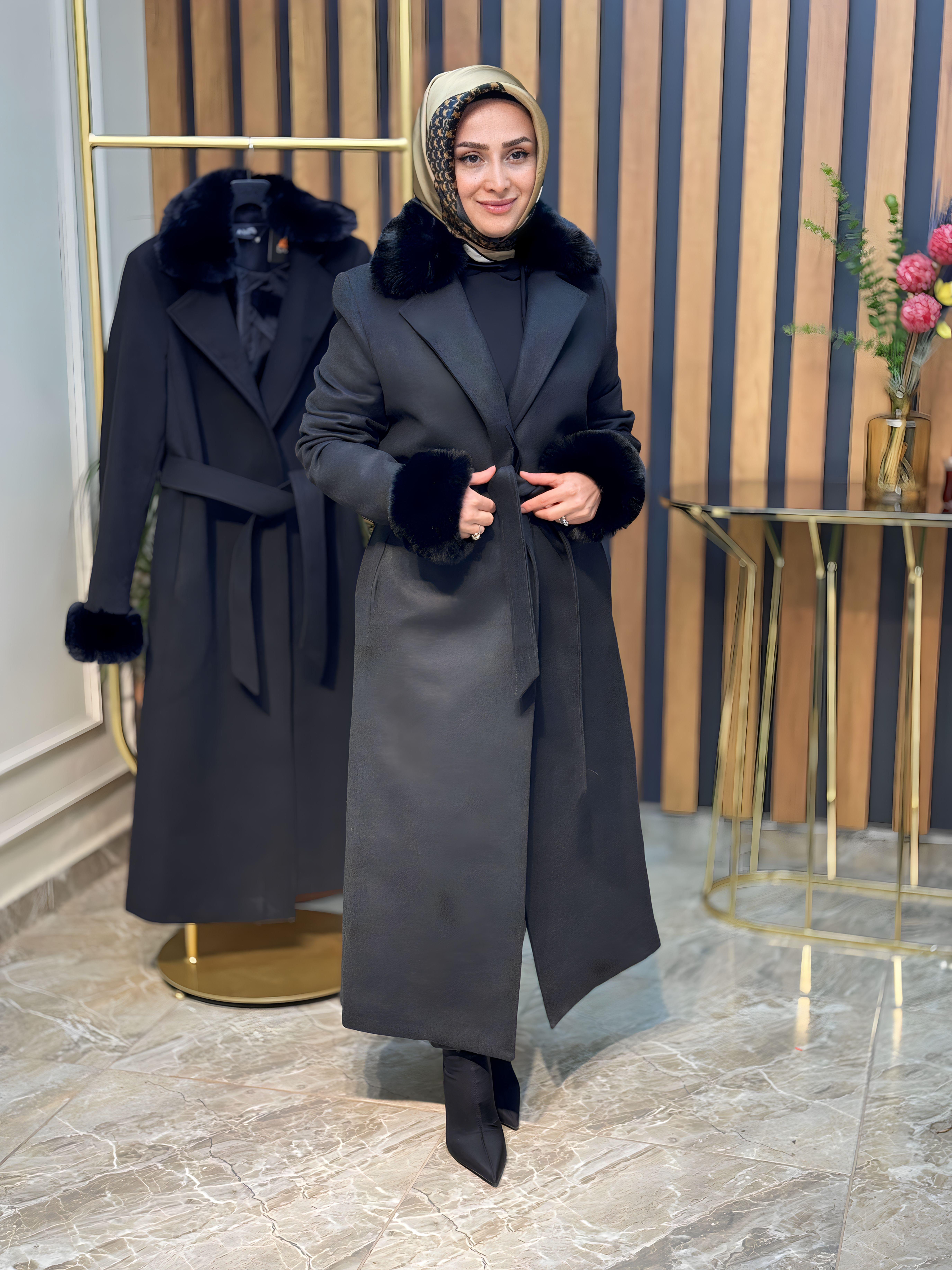 ARMİNE TREND KOL VE YAKASI KÜRKLÜ KAŞE KABAN-23KT804