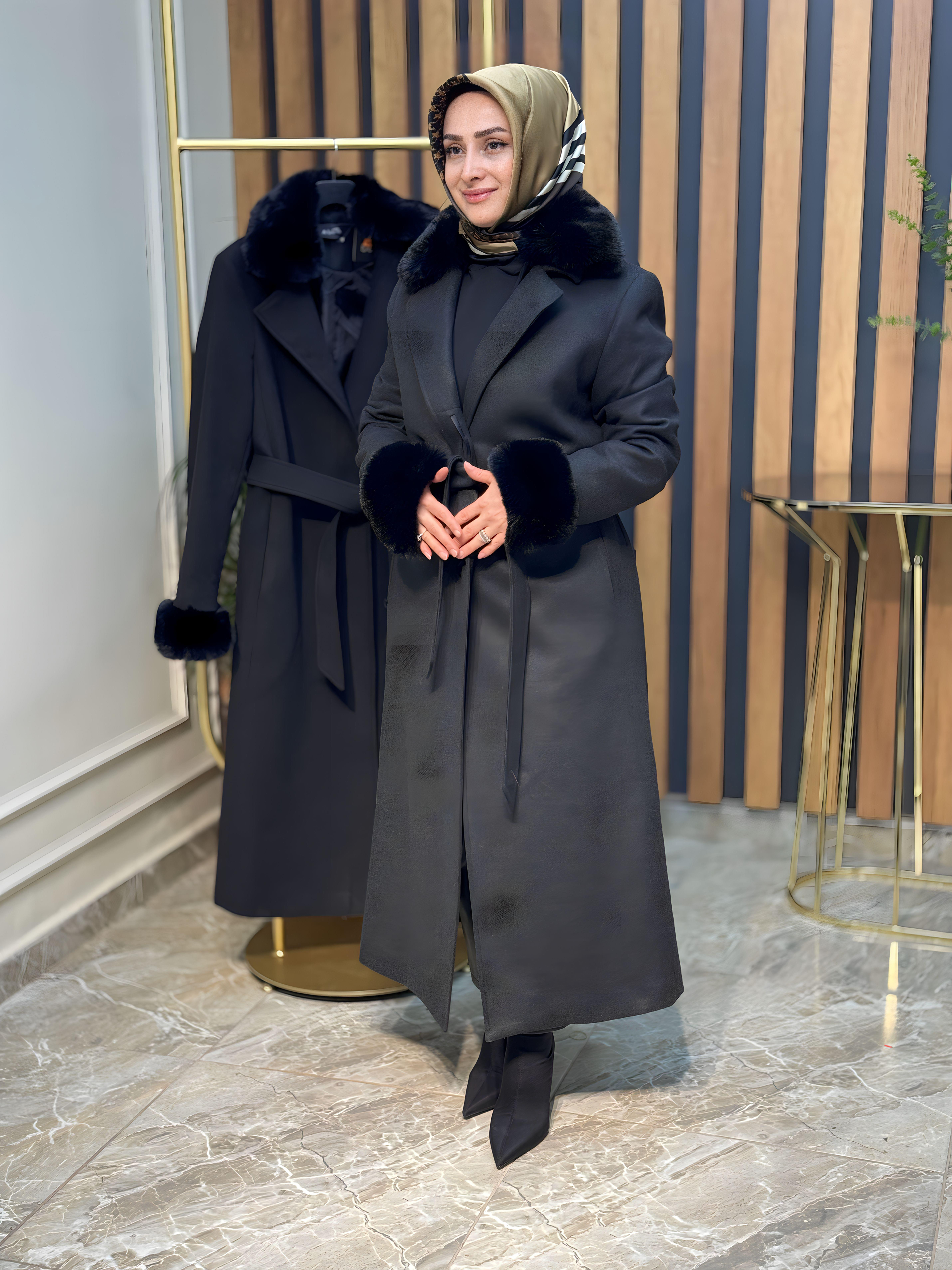 ARMİNE TREND KOL VE YAKASI KÜRKLÜ KAŞE KABAN-23KT804