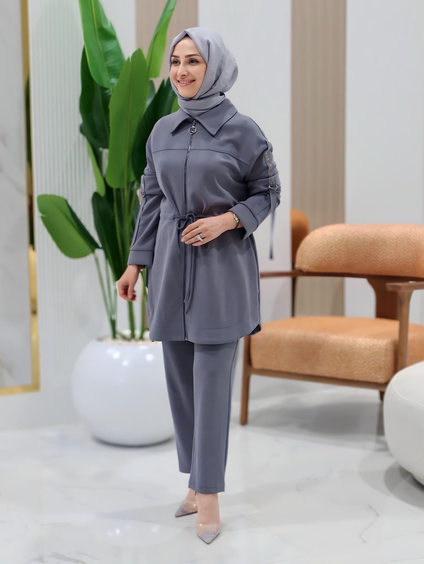 ARMİNE TREND KOLU TAŞ DETAYLI BELİ LASTİKLİ FERMUARLI PANTOLONLU TAKIM- 25KT604