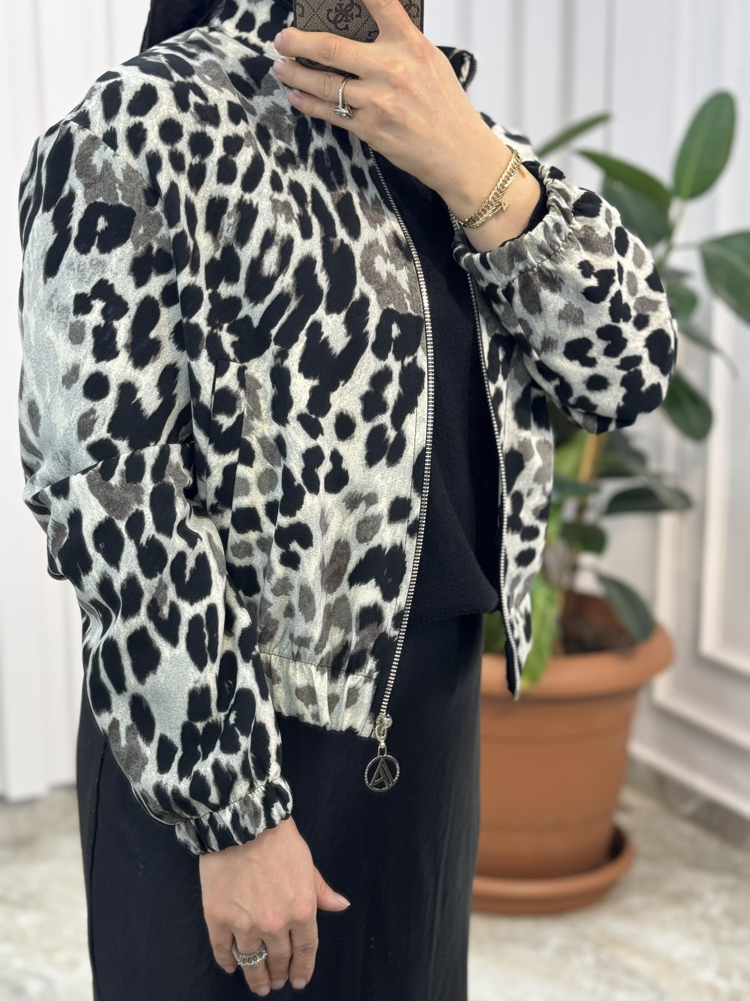 ARMİNE TREND LEOPAR DESEN KISA CEKET-24KT530