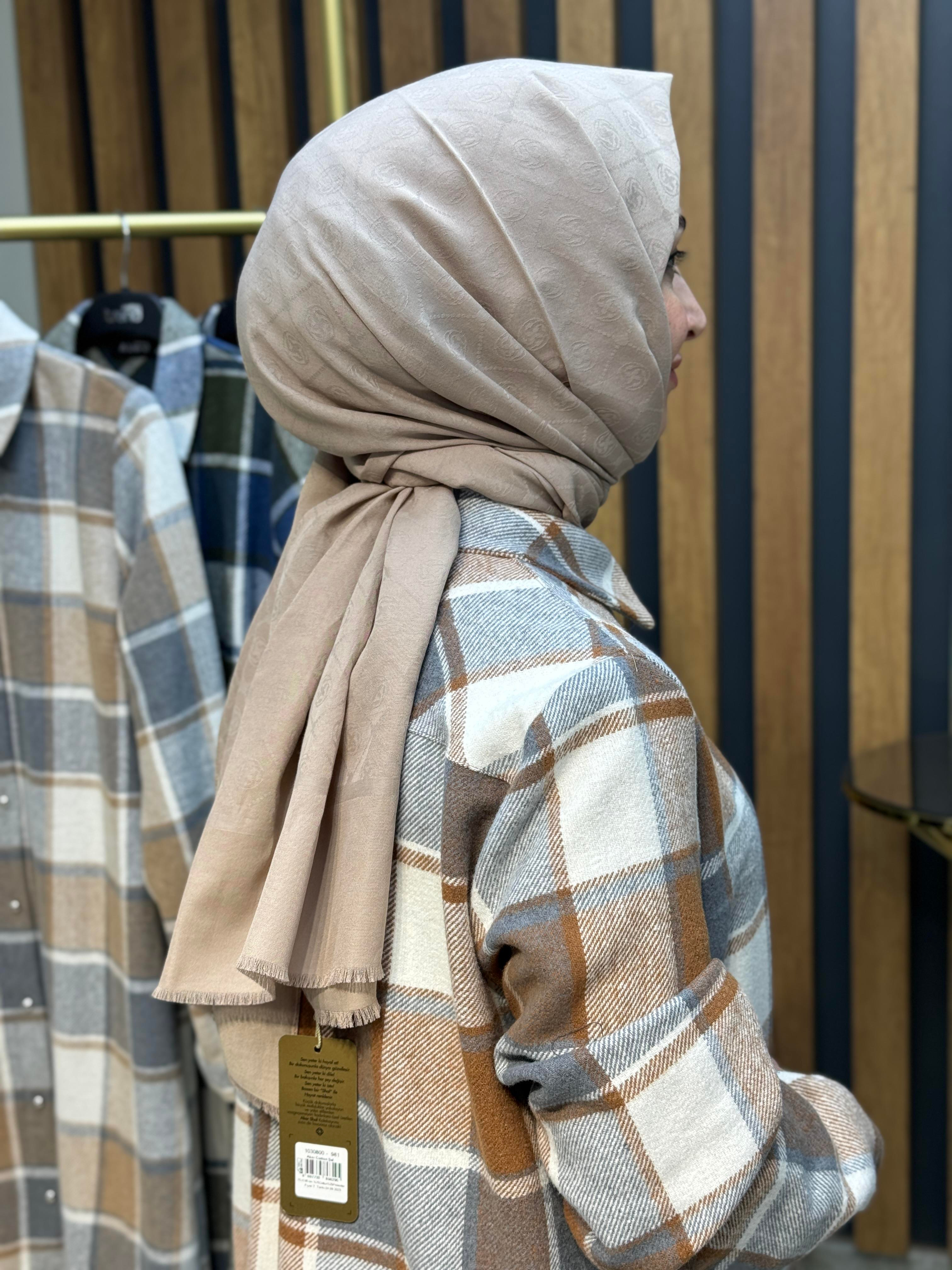ARMİNE TREND ODUNCU KUMAŞ ÖNDEN DÜĞMELİ TUNİK-23KT410
