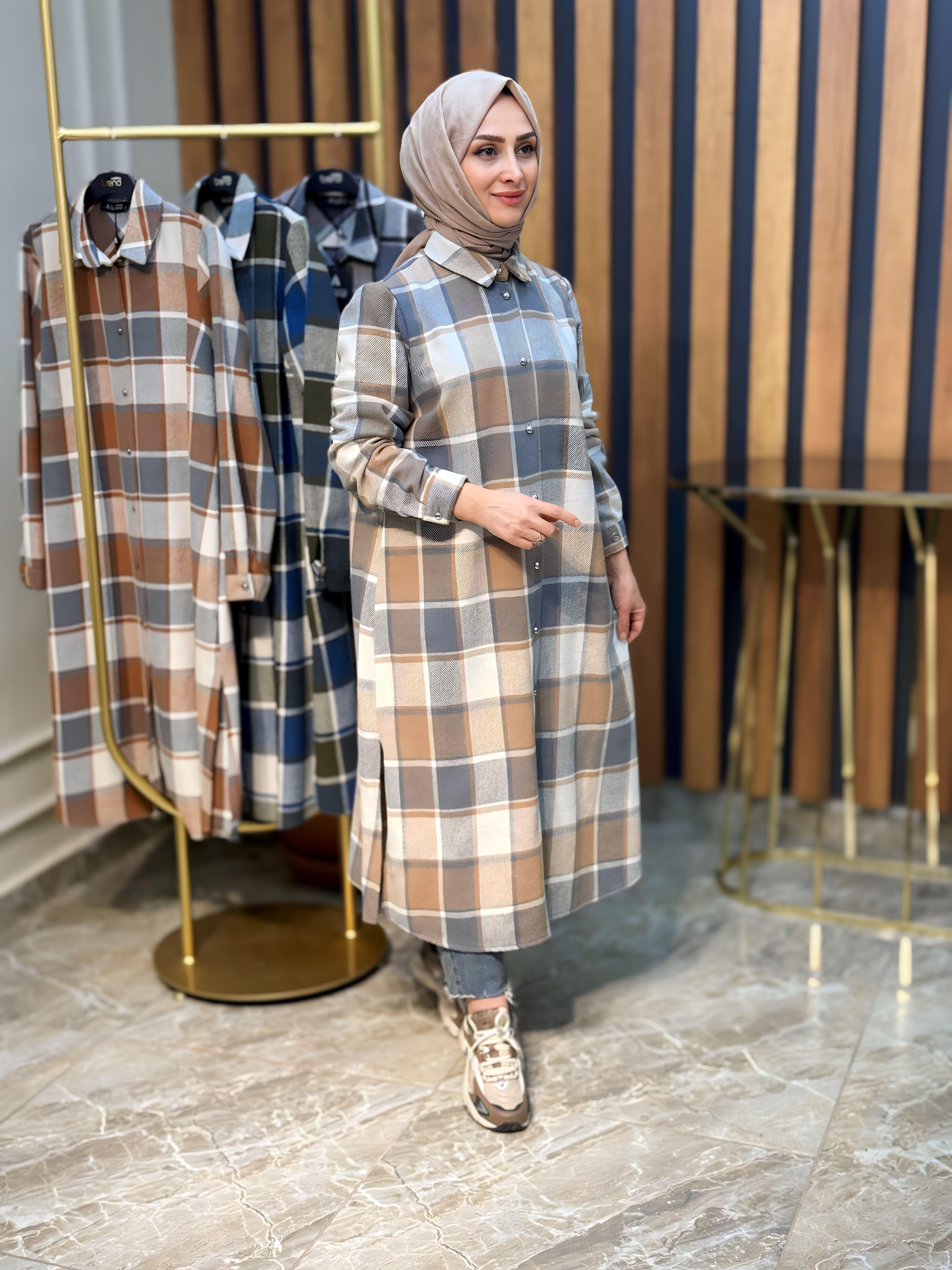 ARMİNE TREND ODUNCU KUMAŞ ÖNDEN DÜĞMELİ TUNİK-23KT410
