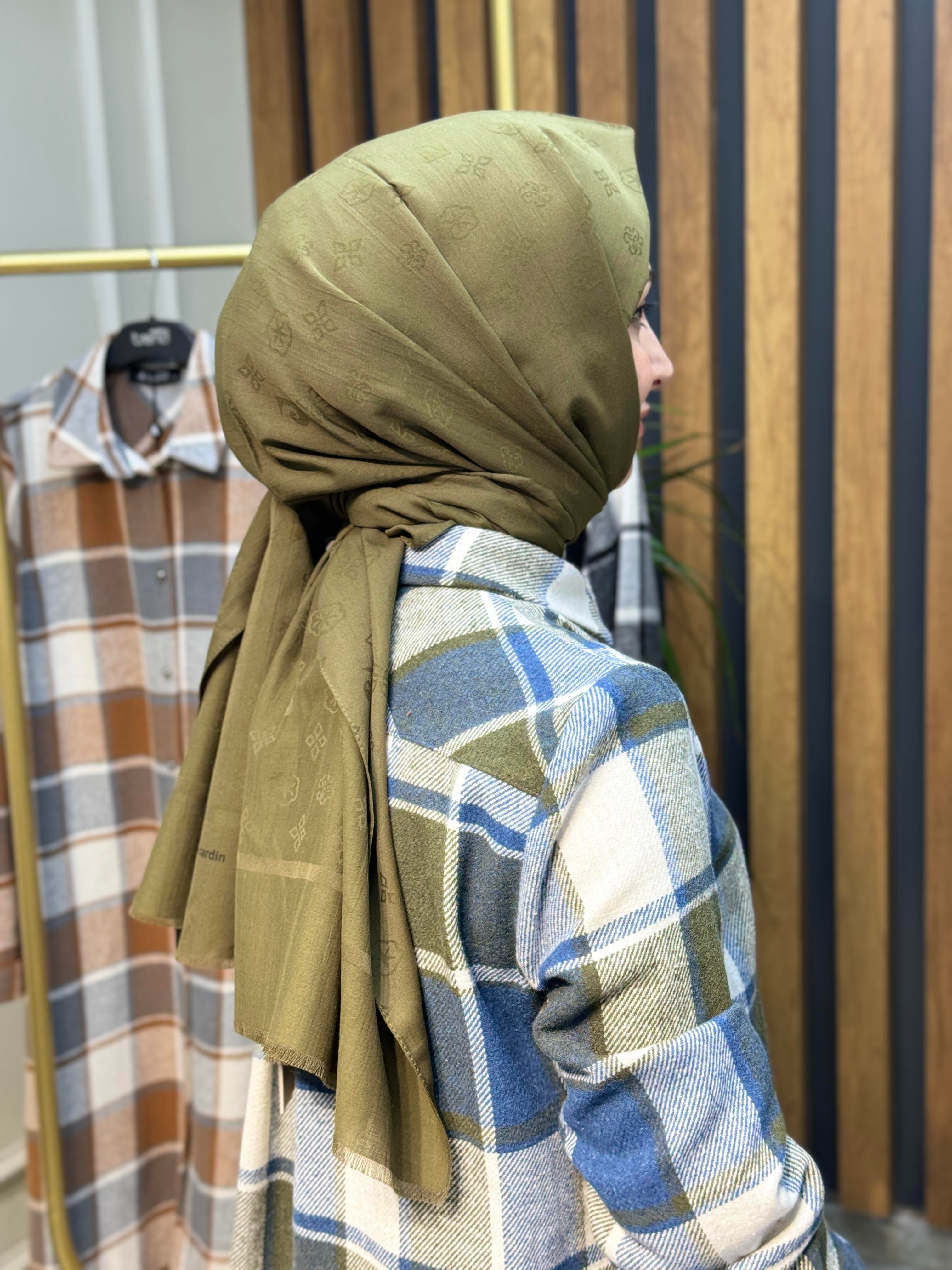ARMİNE TREND ODUNCU KUMAŞ ÖNDEN DÜĞMELİ TUNİK-23KT410