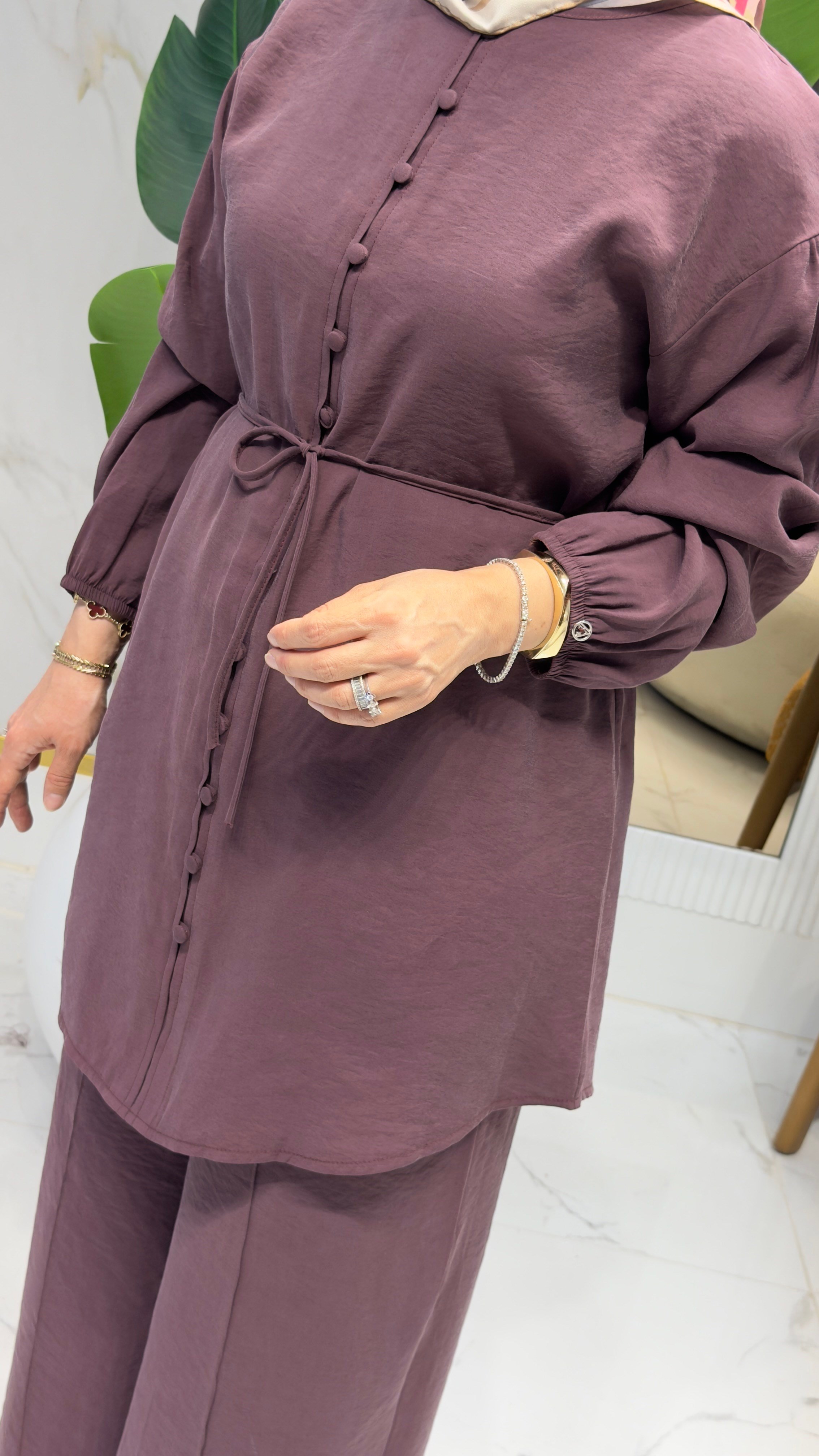 ARMİNE TREND SAHTE DÜĞME DETAYLI BELİ İPLİ PANTOLONLU TAKIM MÜRDÜM- 26YT678