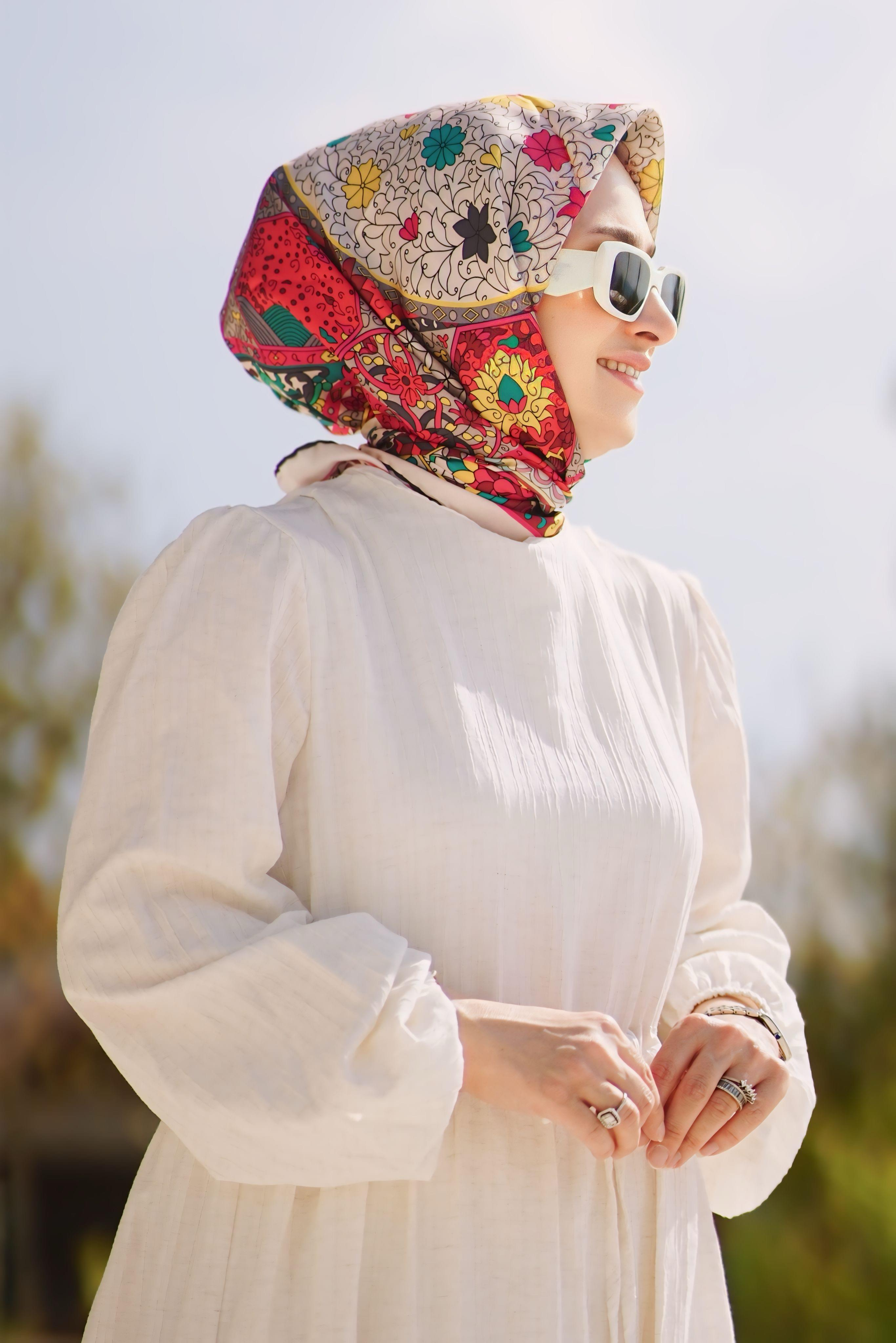 BELİ BÜZGÜLÜ ETEĞİ DANTEL DETAYLI ELBİSE -0011