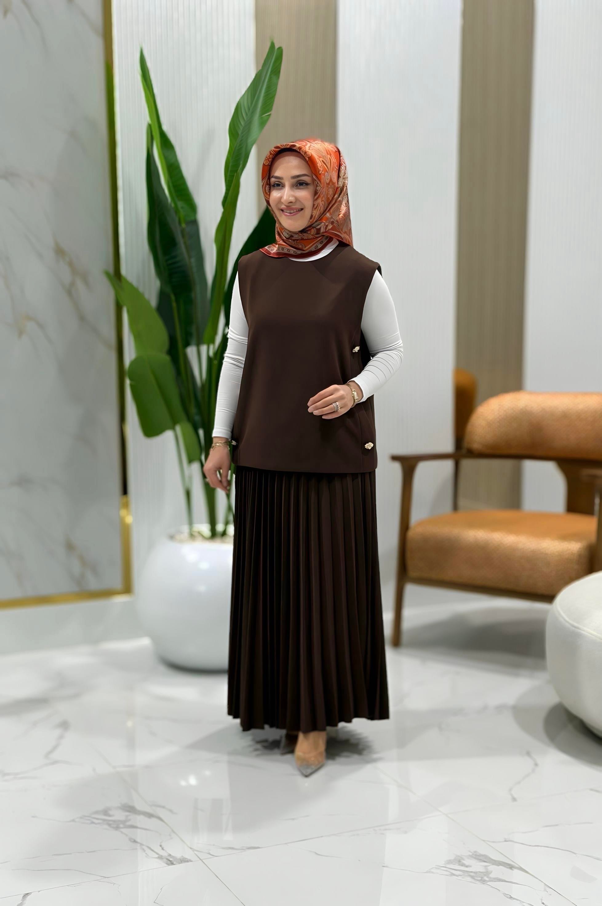 BELLİ YELEKLİ ETEKLİ TAKIM KAHVERENGİ-25K6007
