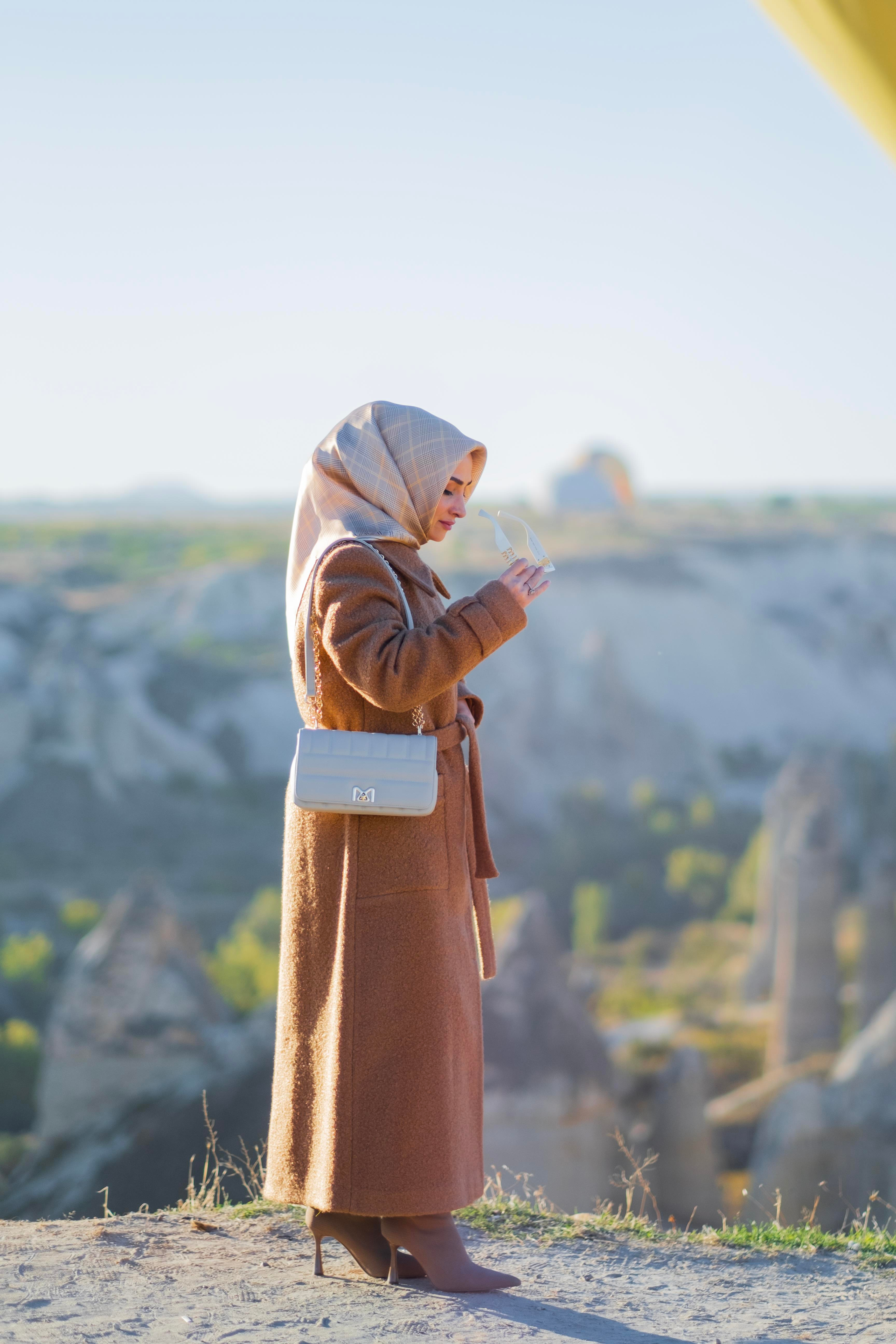 GİZLİ DÜĞMELİ ASTARLI BUKLET KABAN