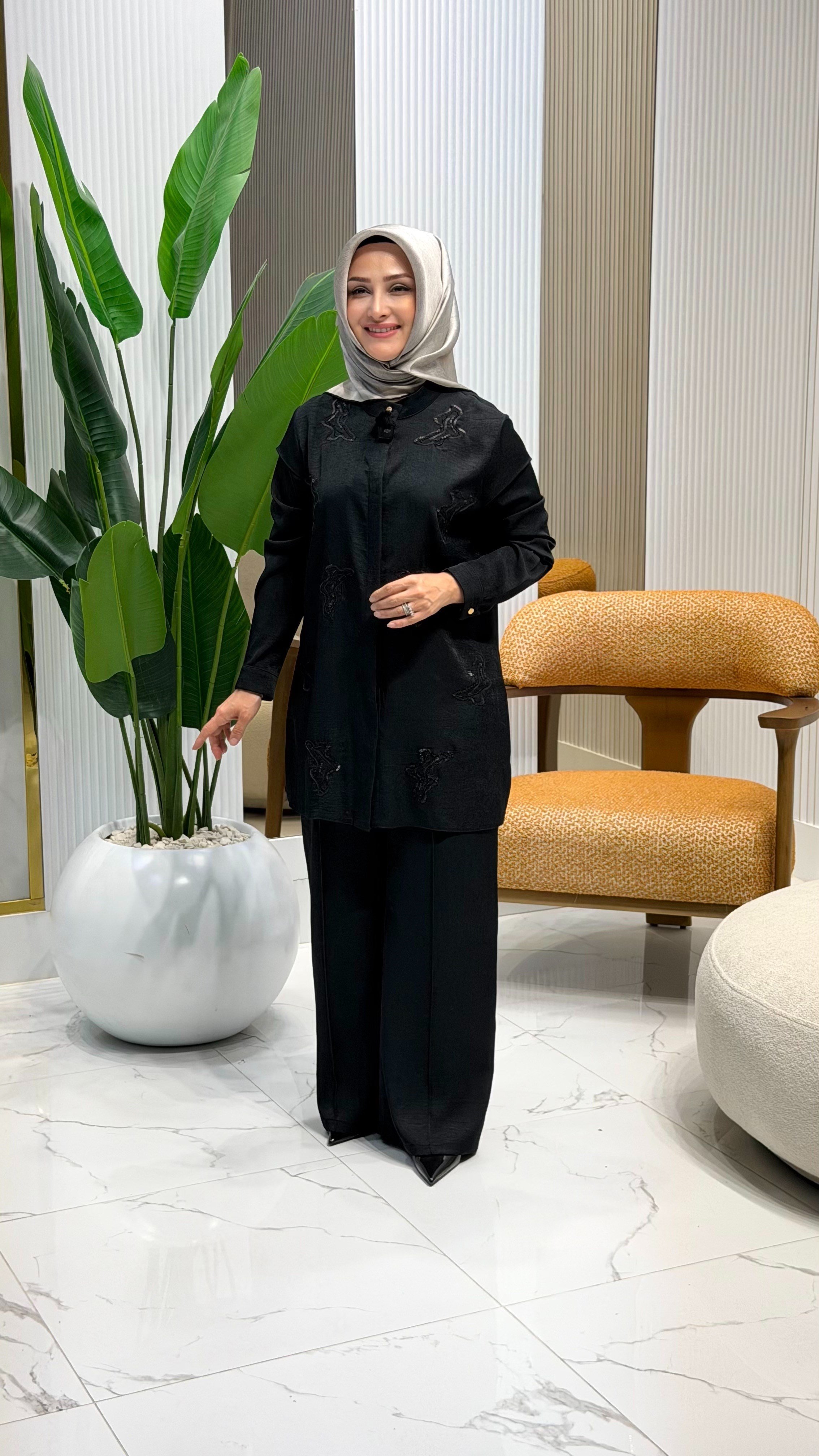 HAYA PUL PAYET DETAYLI TAKIM SİYAH 1739
