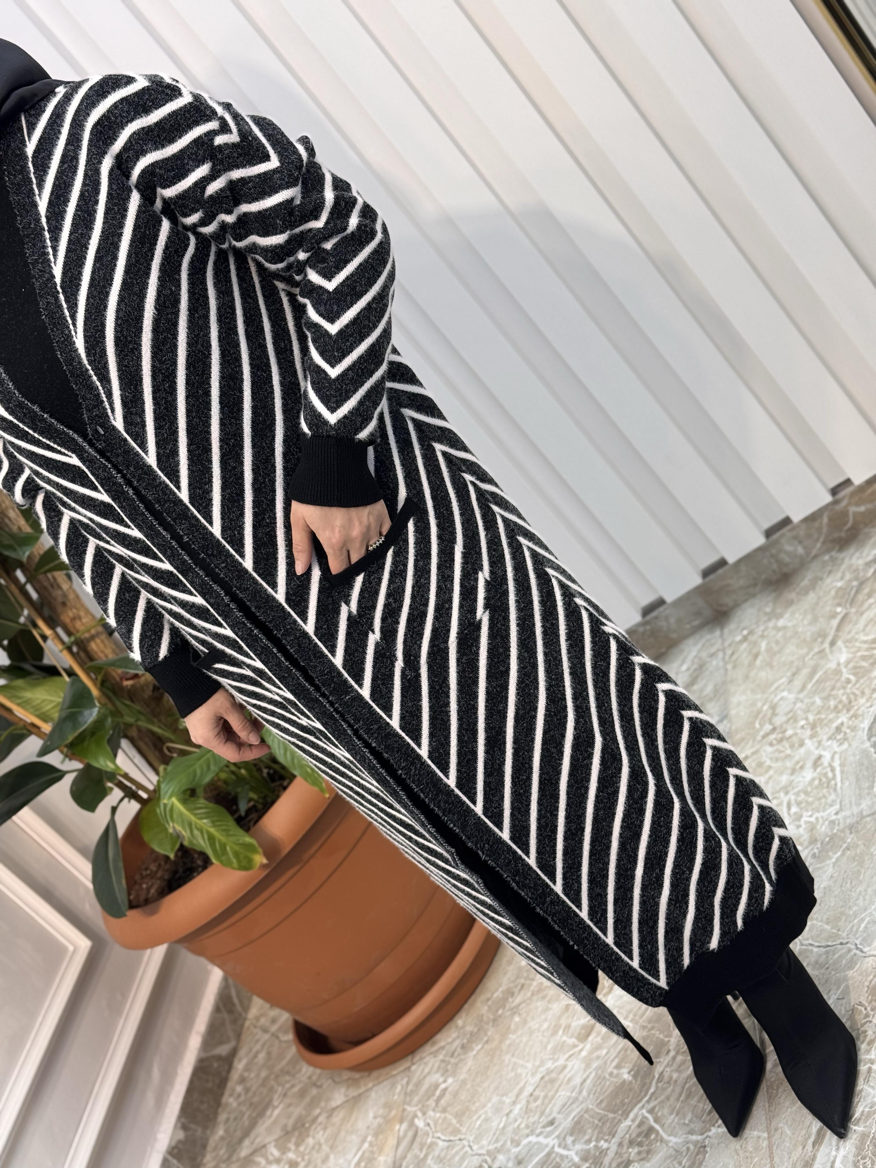 KADO ÇİZGİLİ V DESENLİ HIRKA 3188