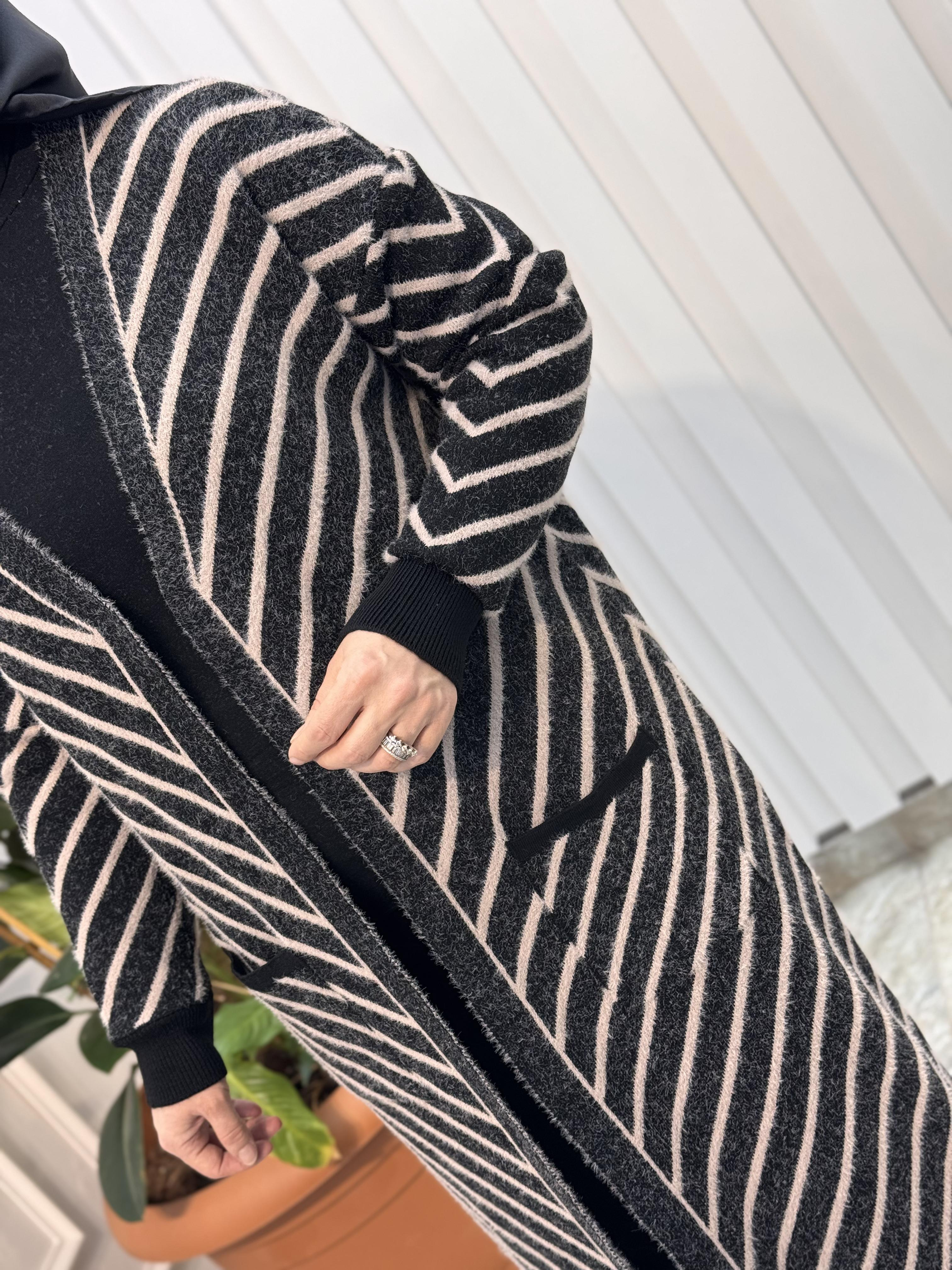 KADO ÇİZGİLİ V DESENLİ HIRKA 3188