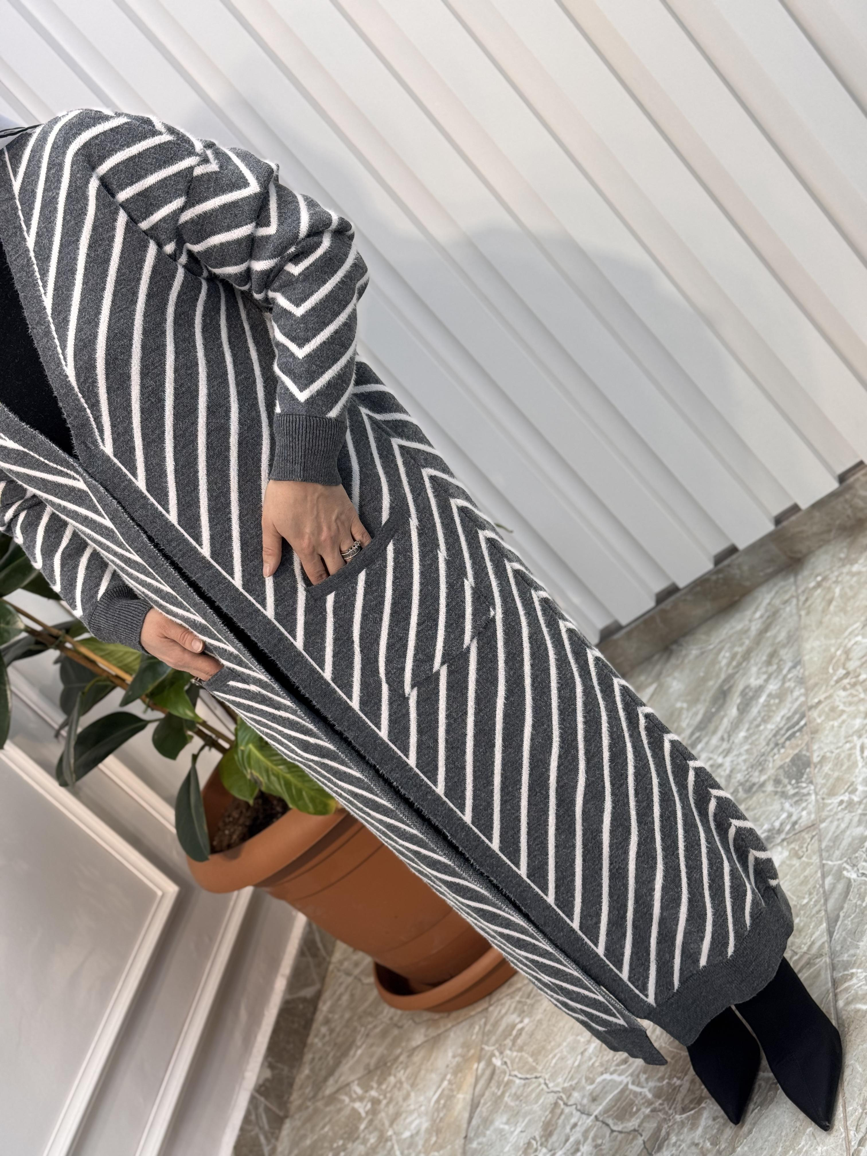 KADO ÇİZGİLİ V DESENLİ HIRKA 3188