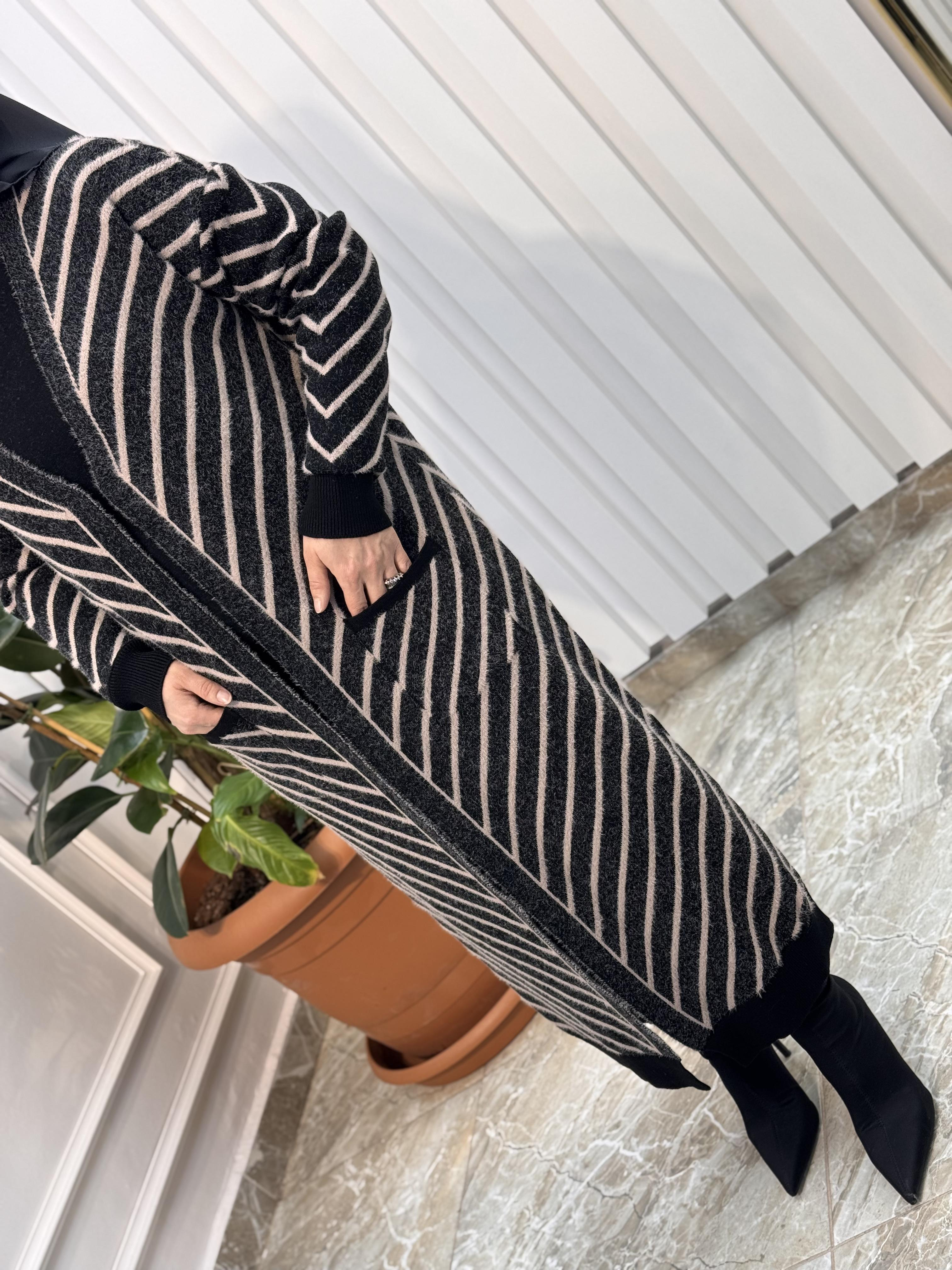 KADO ÇİZGİLİ V DESENLİ HIRKA 3188