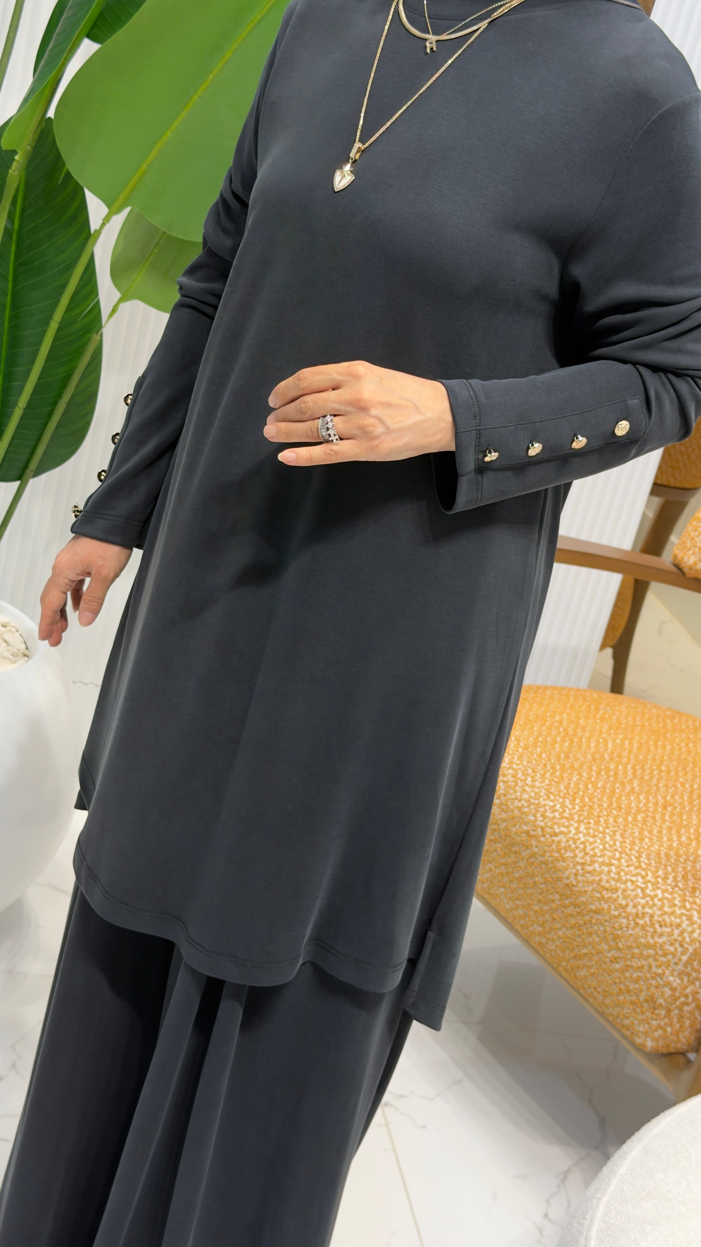 KADO KOLLARI DÜĞME DETAYLI ETEK PANTOLONLU TAKIM SİYAH- 268574