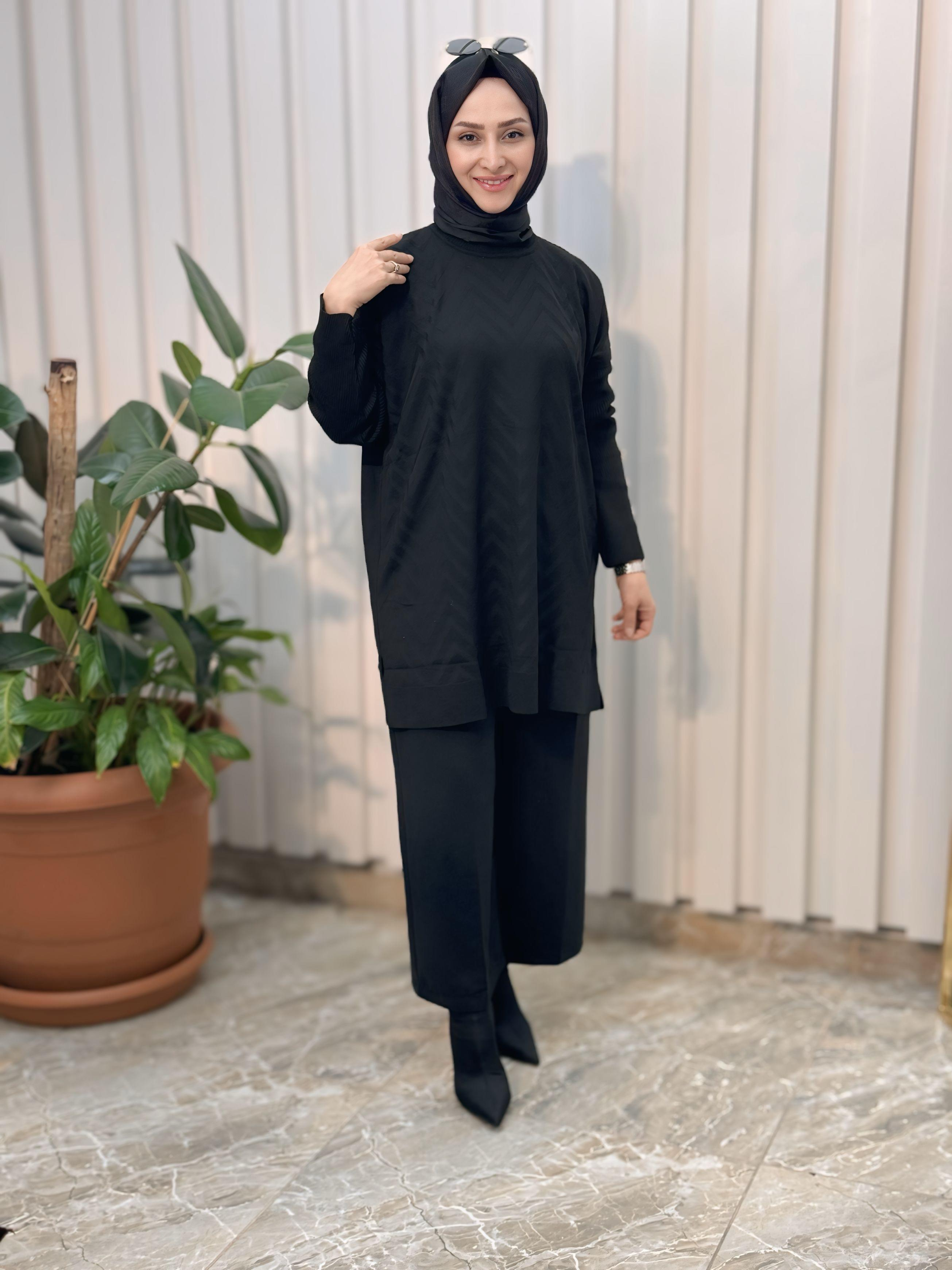 KADO KOLLARI TAŞ DETAYLI KENDİNDEN DESENLİ TRİKO TUNİK-24130