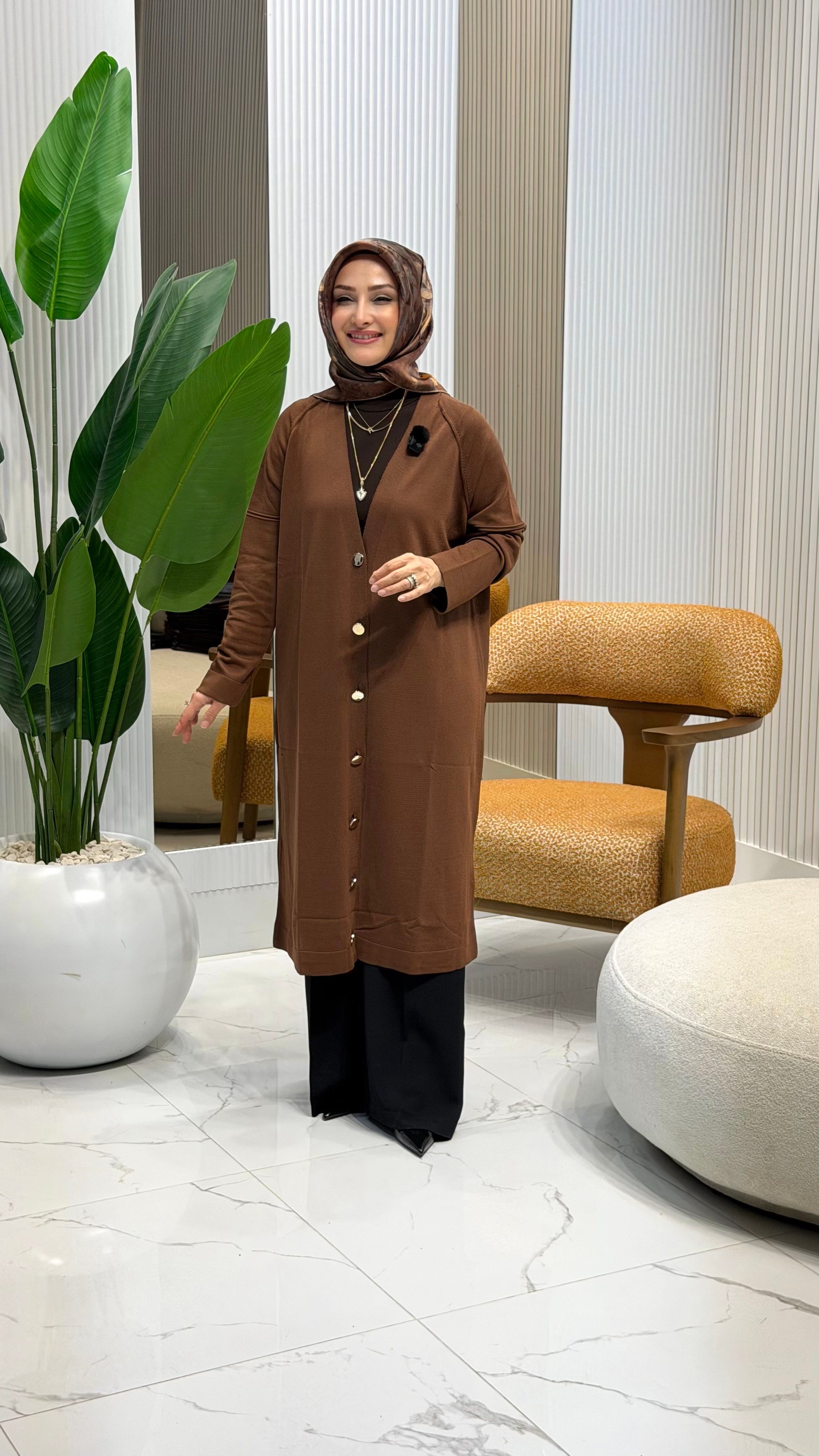 KADO MERSERİZE ÖNDEN DÜĞMELİ HIRKA KAHVERENGİ- 24132