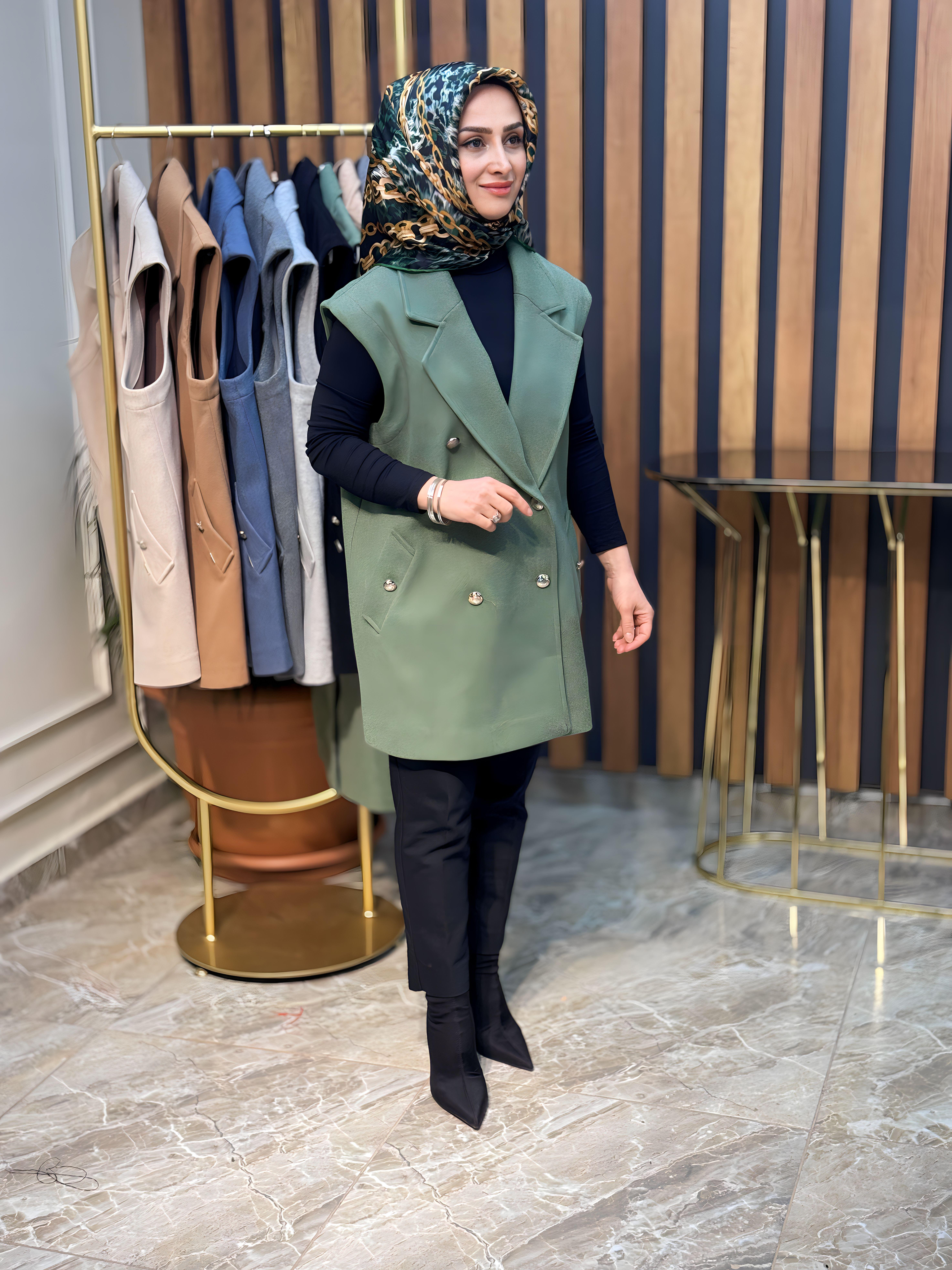 KAŞE CEPLİ ÖNDEN DÜĞMELİ YELEK