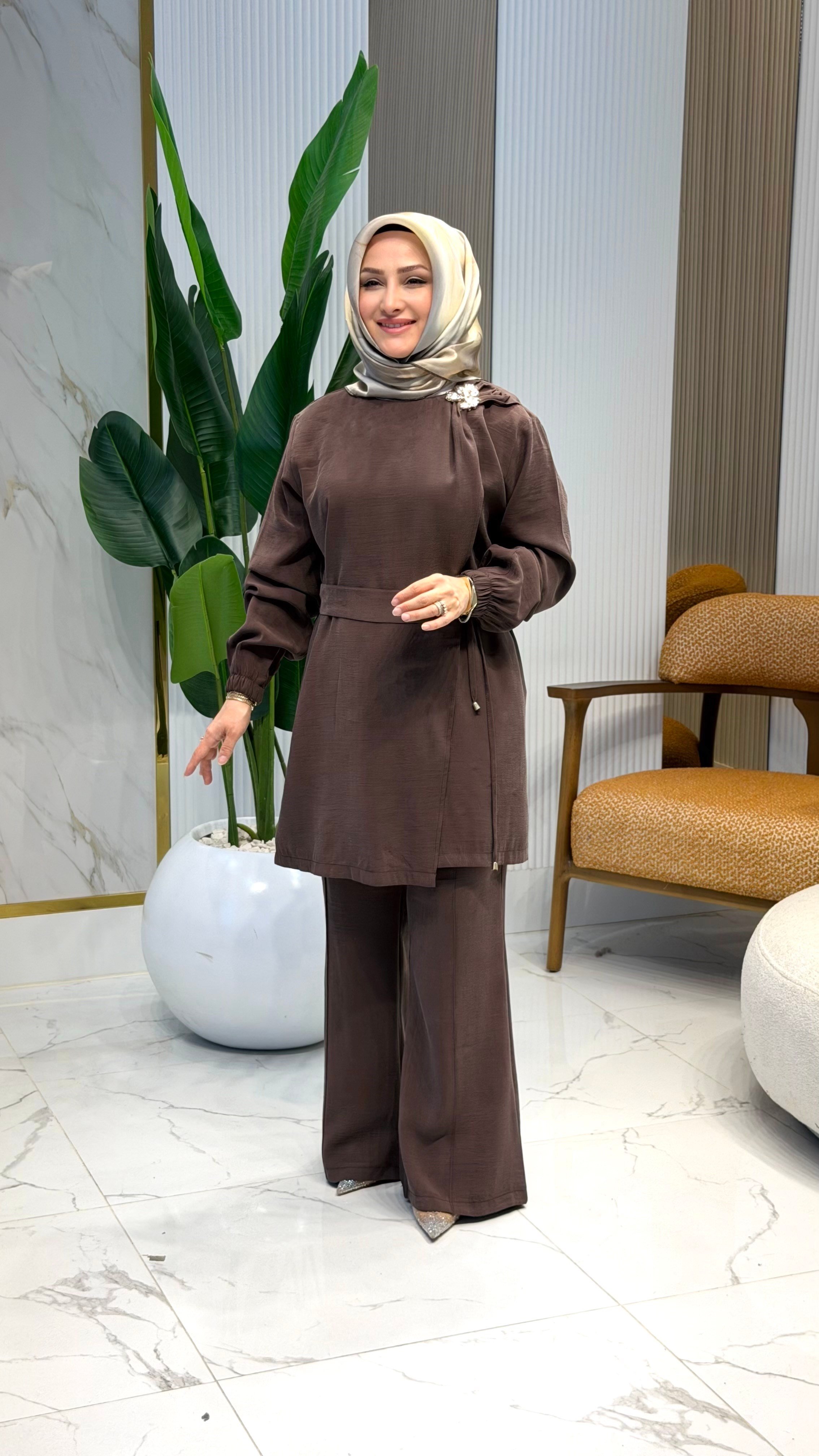 NOSHE PANTOLONLU AKSESUARLI TAKIM KAHVE- 4656