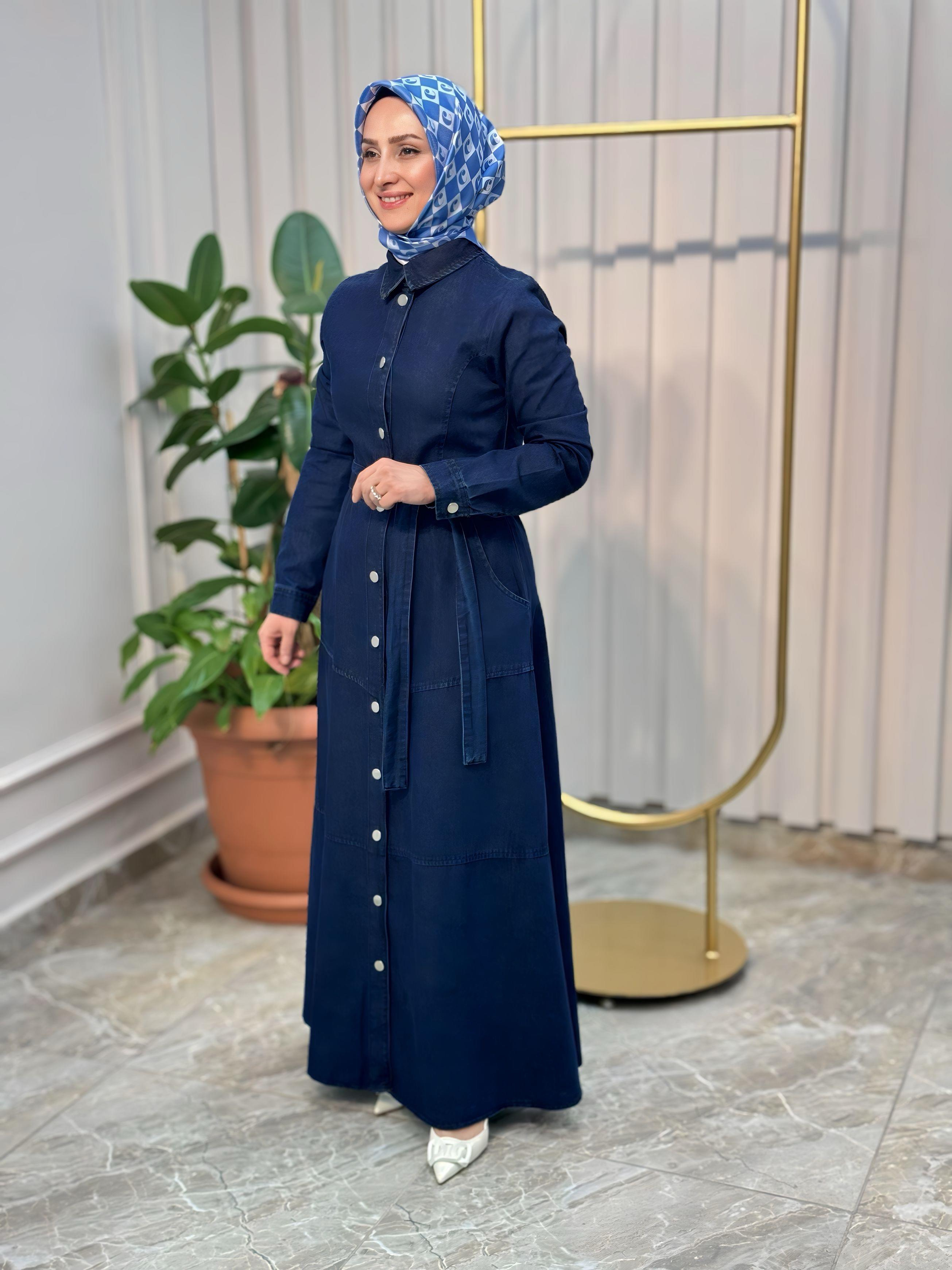 ÖNDEN DÜĞMELİ KEMERLİ KOT ELBİSE-8953