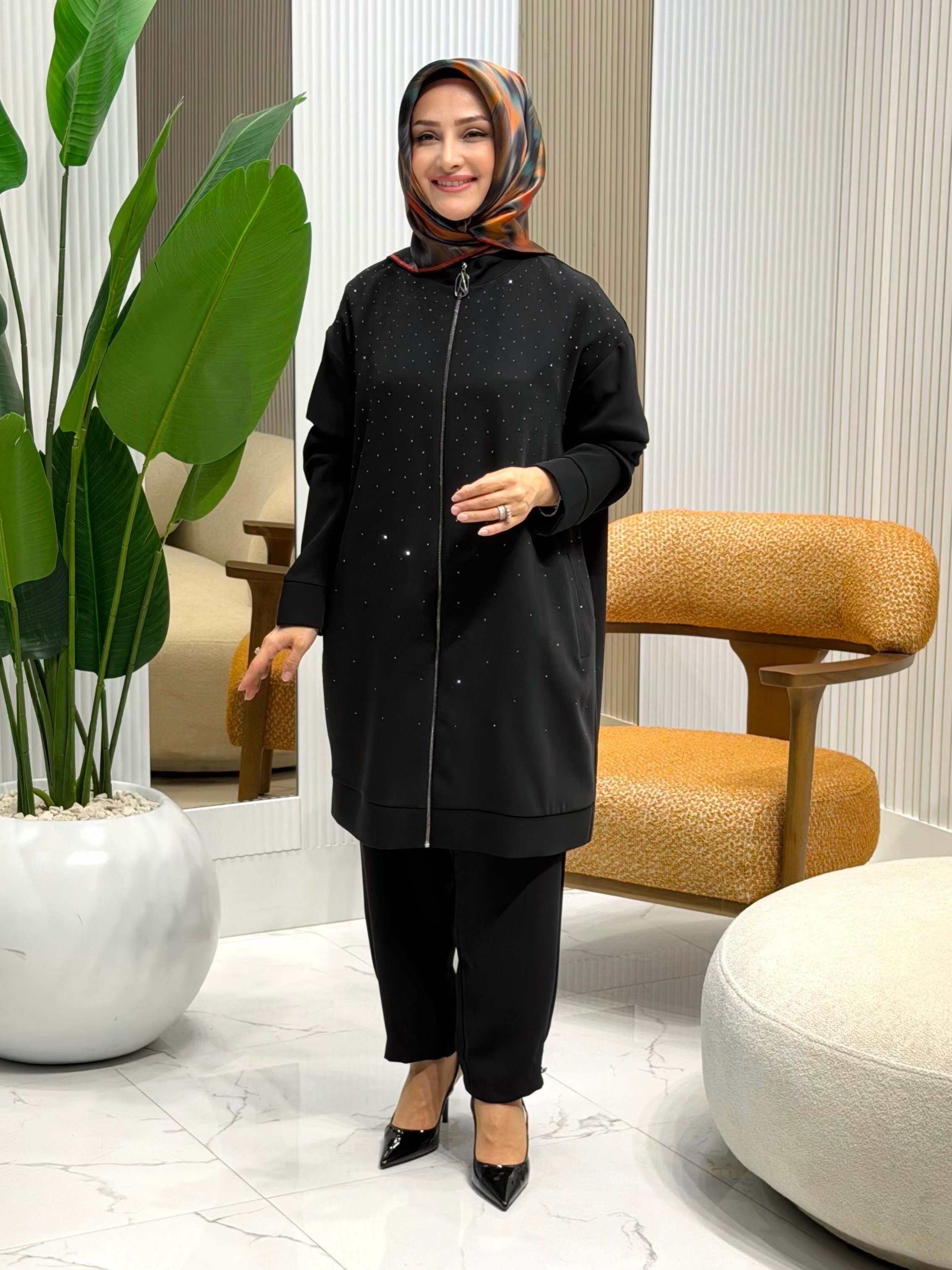 TAŞ DETAYLI FERMUARLI PANTOLONLU İKİLİ TAKIM SİYAH 26YT625