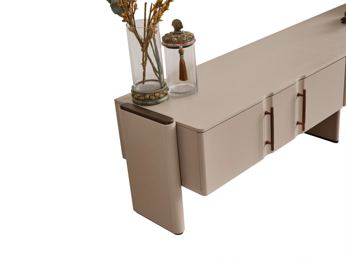 JULİAN DUVAR ÜNİTESİ