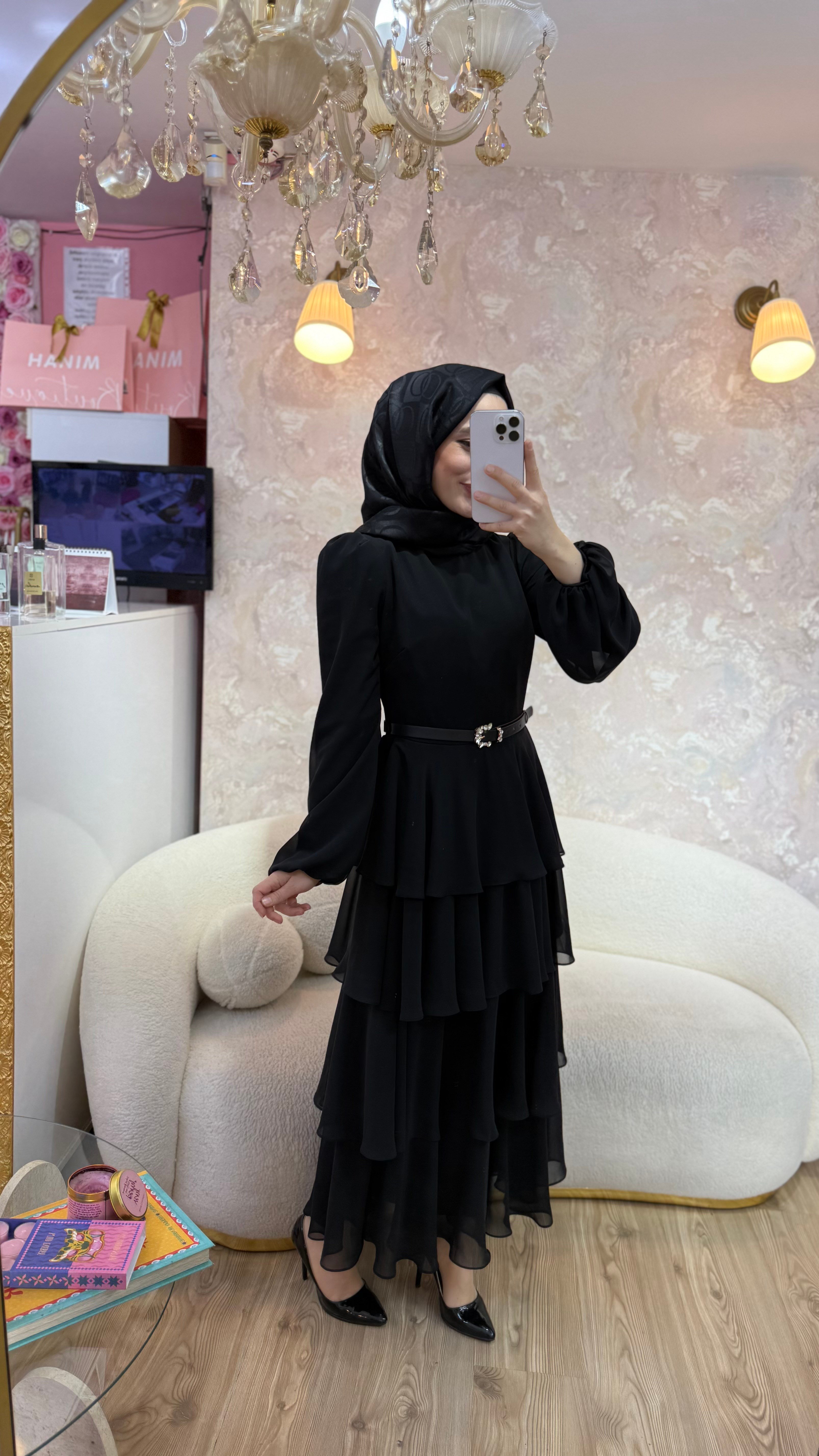 KAT DETAYLI ŞİFON ELBİSE-siyah