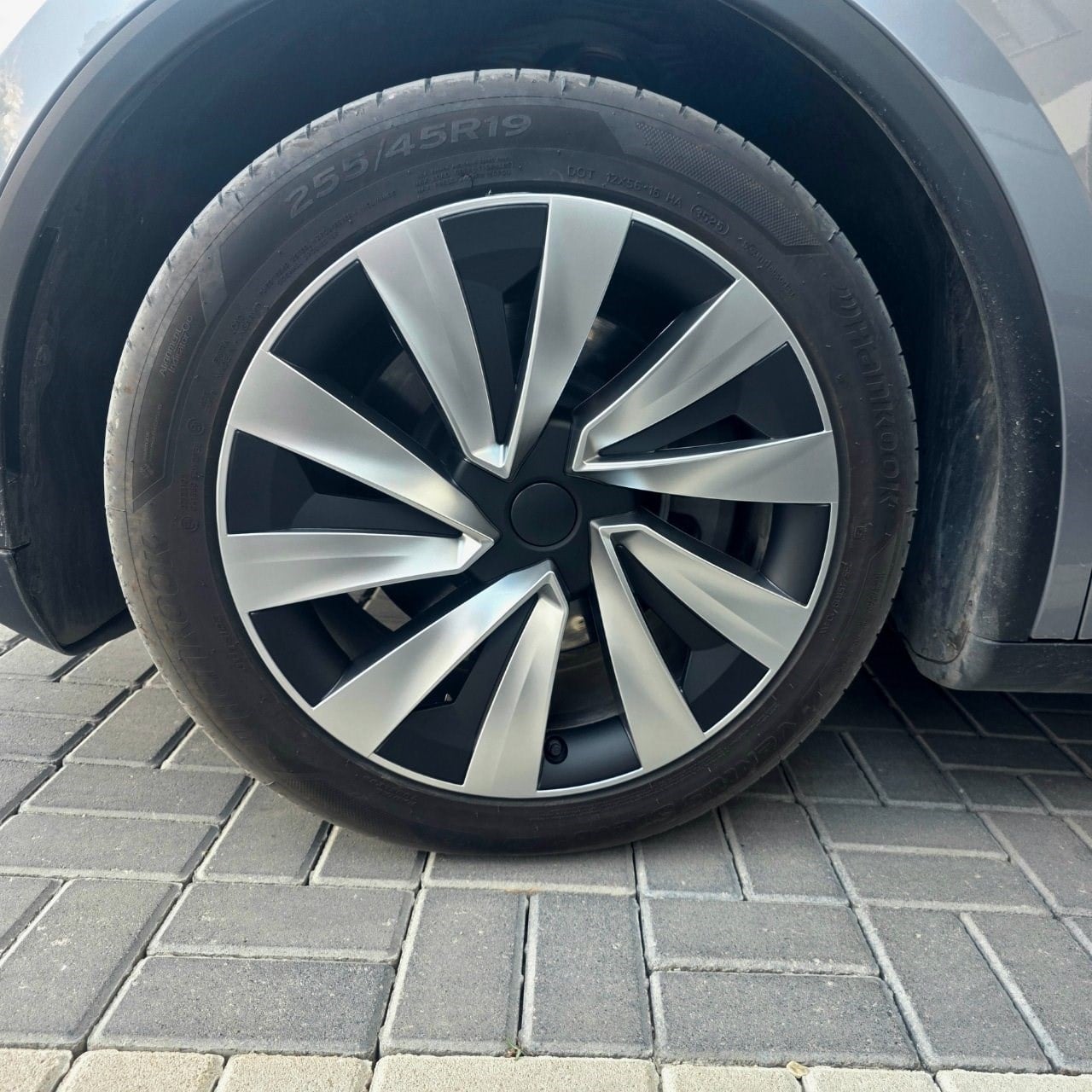 Model Y 2025+ Juniper 19