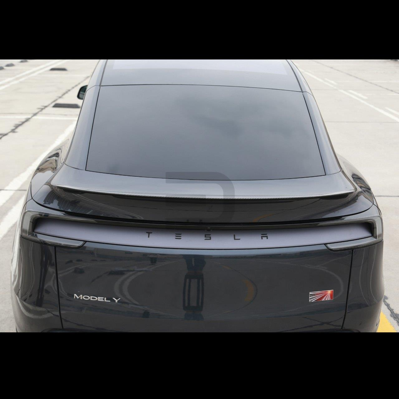 Model Y 2025 Juniper Karbon Görünüm Spoiler