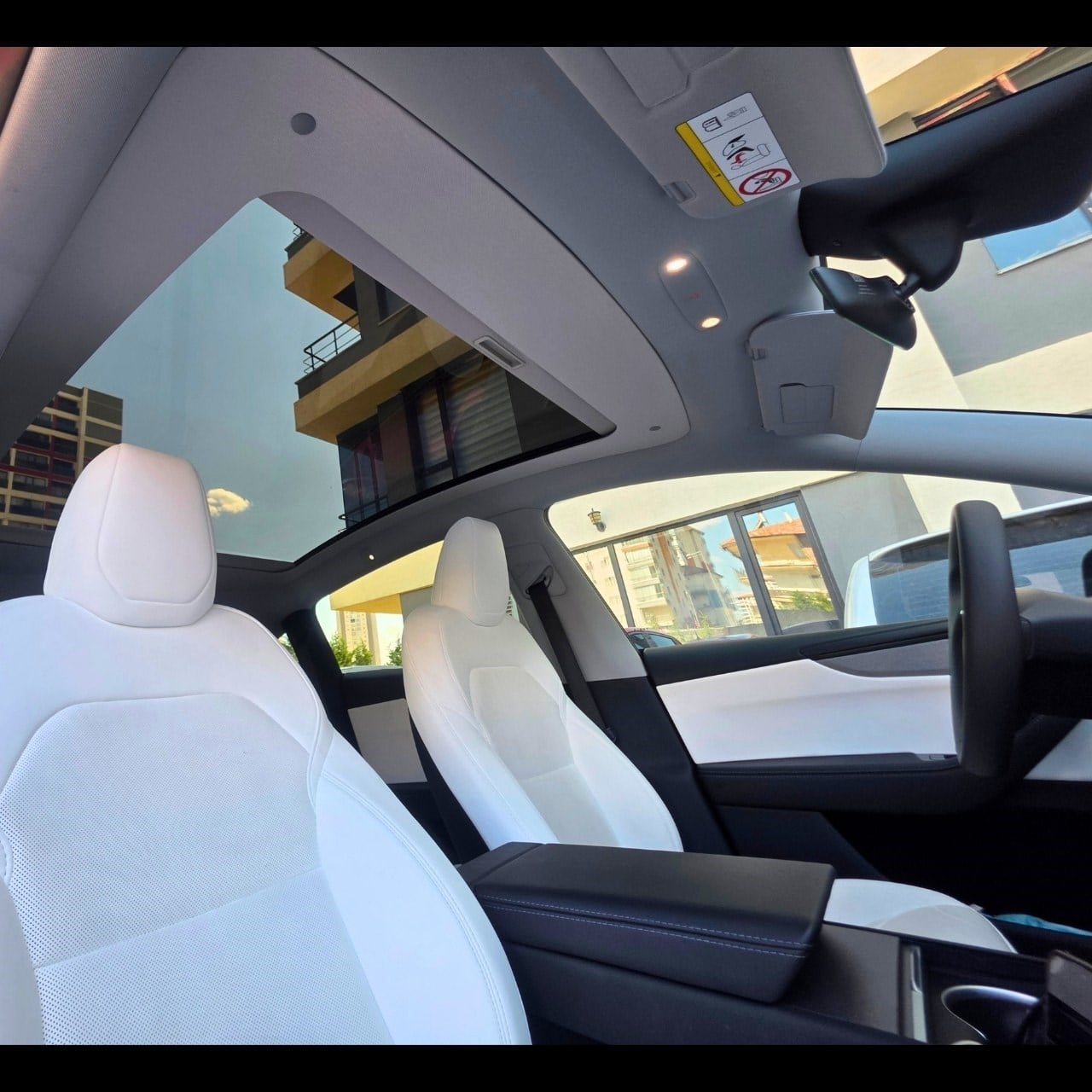 Model Y 2025+ Juniper Manuel Tavan Perdesi