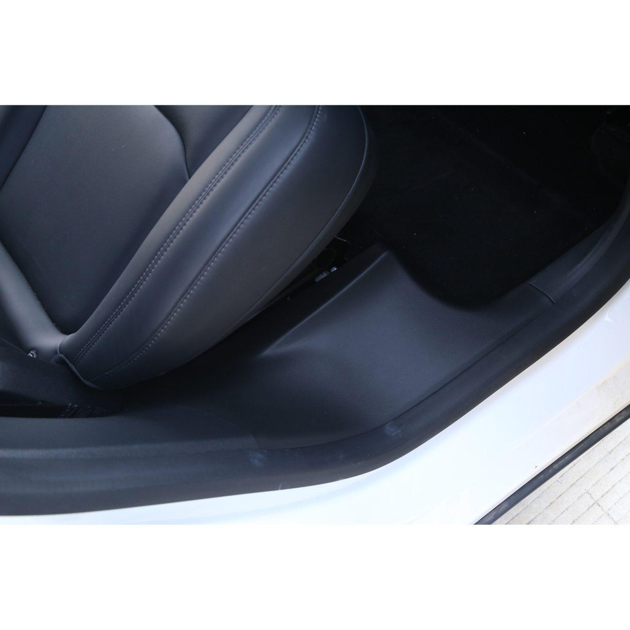 Model Y Arka Kapı Eşiği Koruyucu