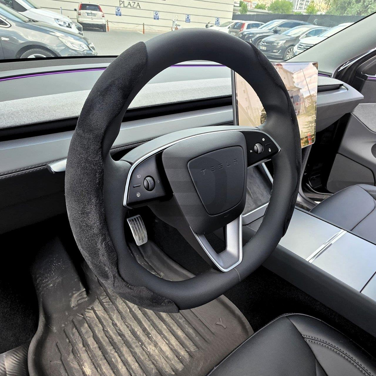 Model Y Juniper 2025 Direksiyon Koruyucu